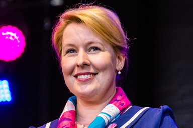 Politikerin Franziska Giffey bringt eigenes Kochbuch heraus