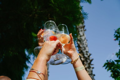 Von wegen «Generation Sober»: Gen Z überholt Babyboomer beim Alkohol