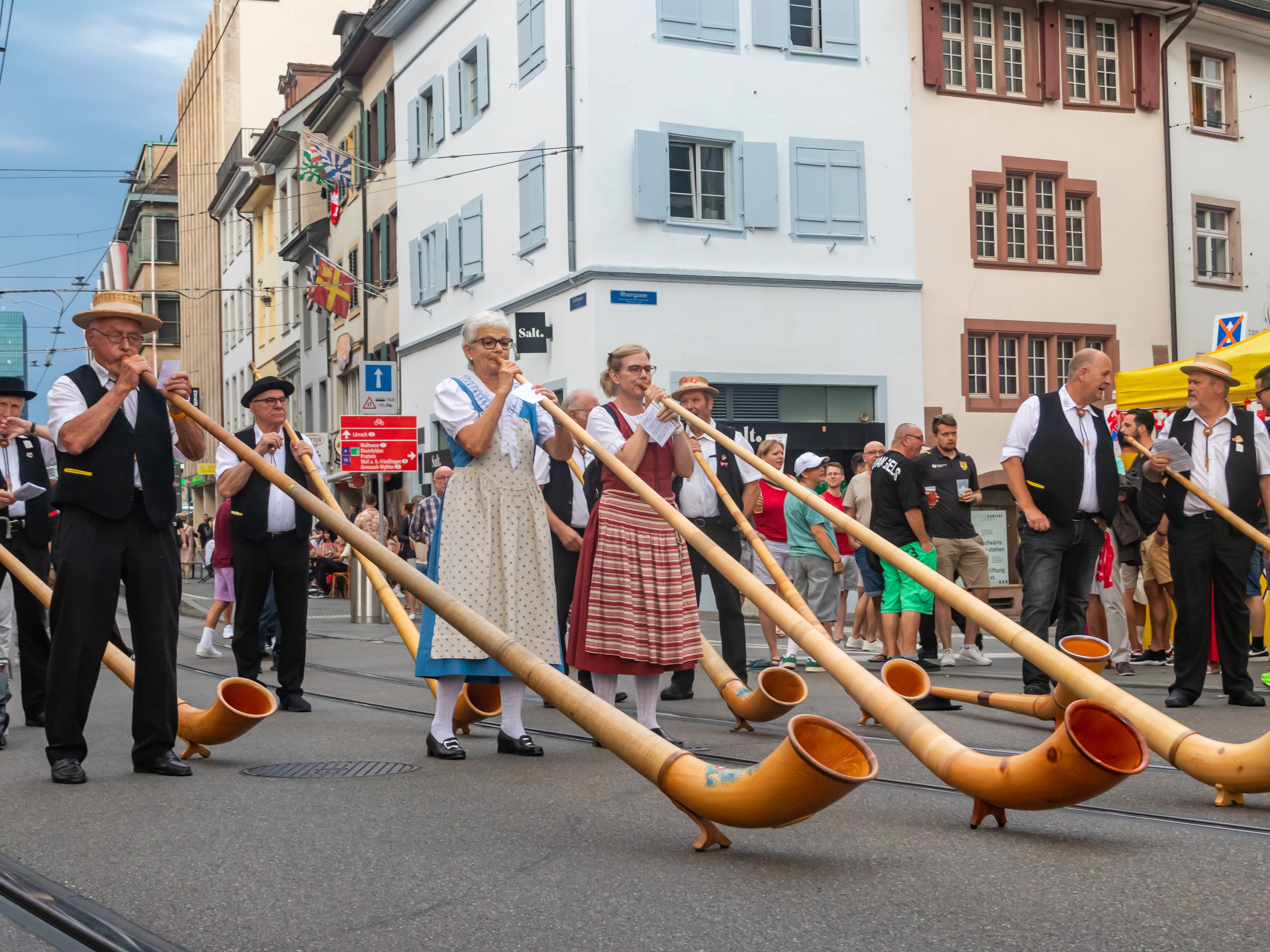 Alphornbläser:innen am Nationalfeiertag