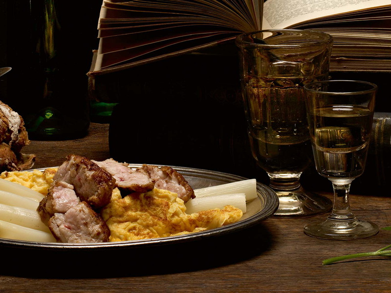 Kalbsbries mit Rührei und Spargel