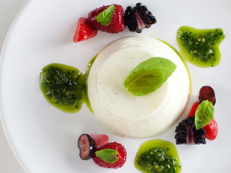 Panna Cotta mit Basilikum