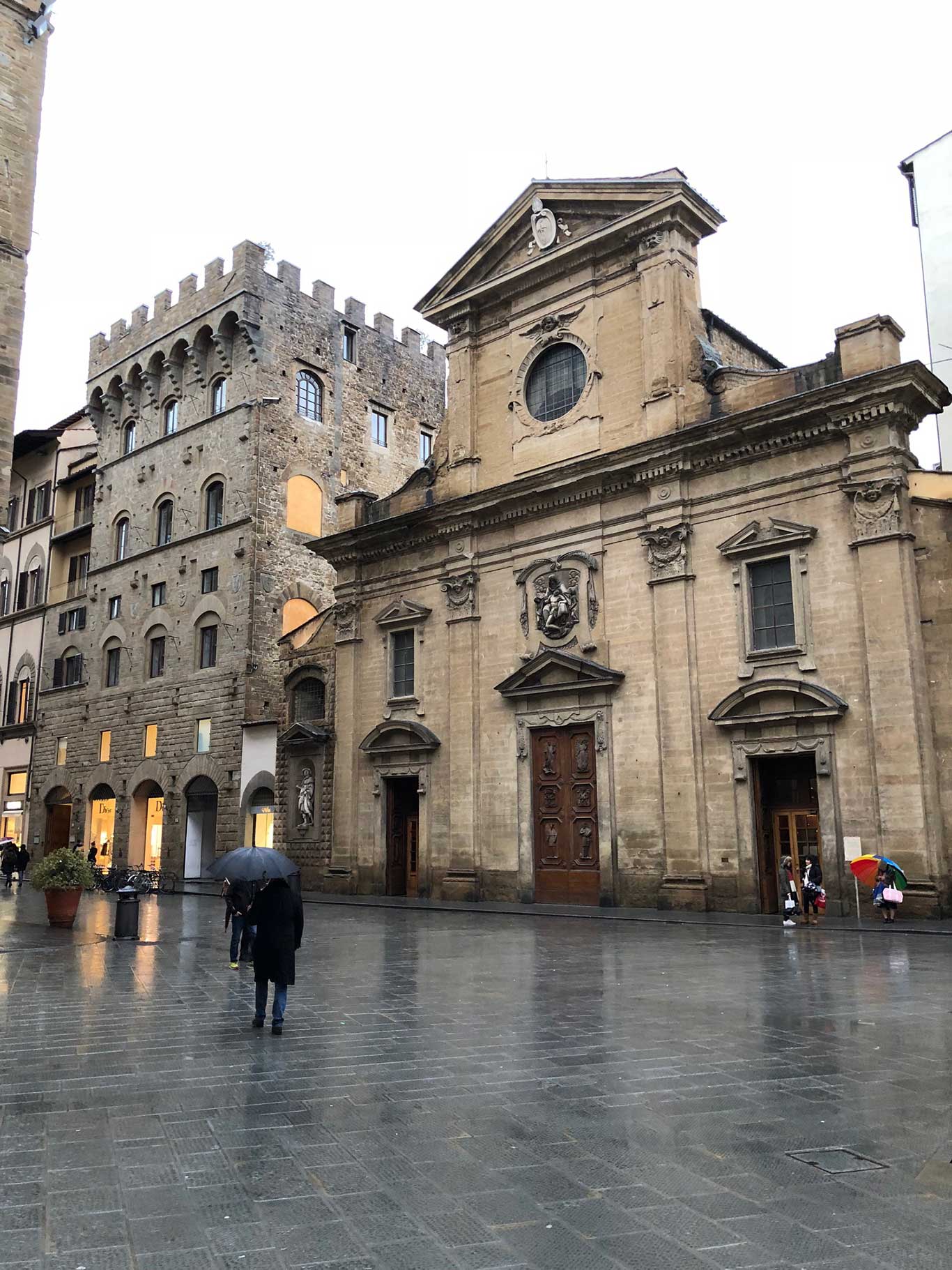 Die Klosterkirche »Santa Trinita« wurden in der zweiten Hälfte des 11. Jahrhunderts&nbsp;gegründet.