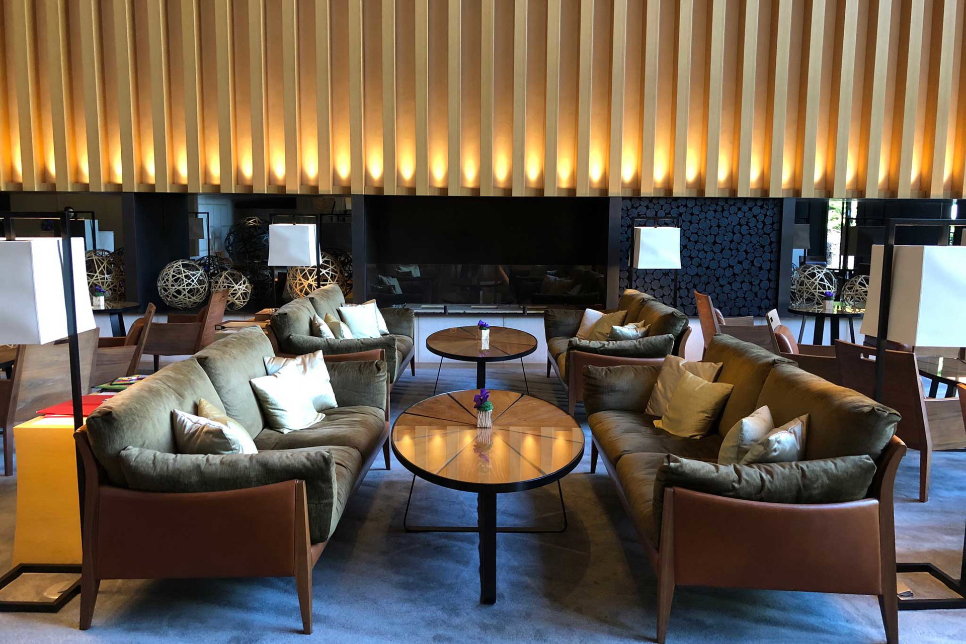 Edle Farben mit modernen Linien ziehen sich durch das Interior-Konzept des Hotels.&nbsp;