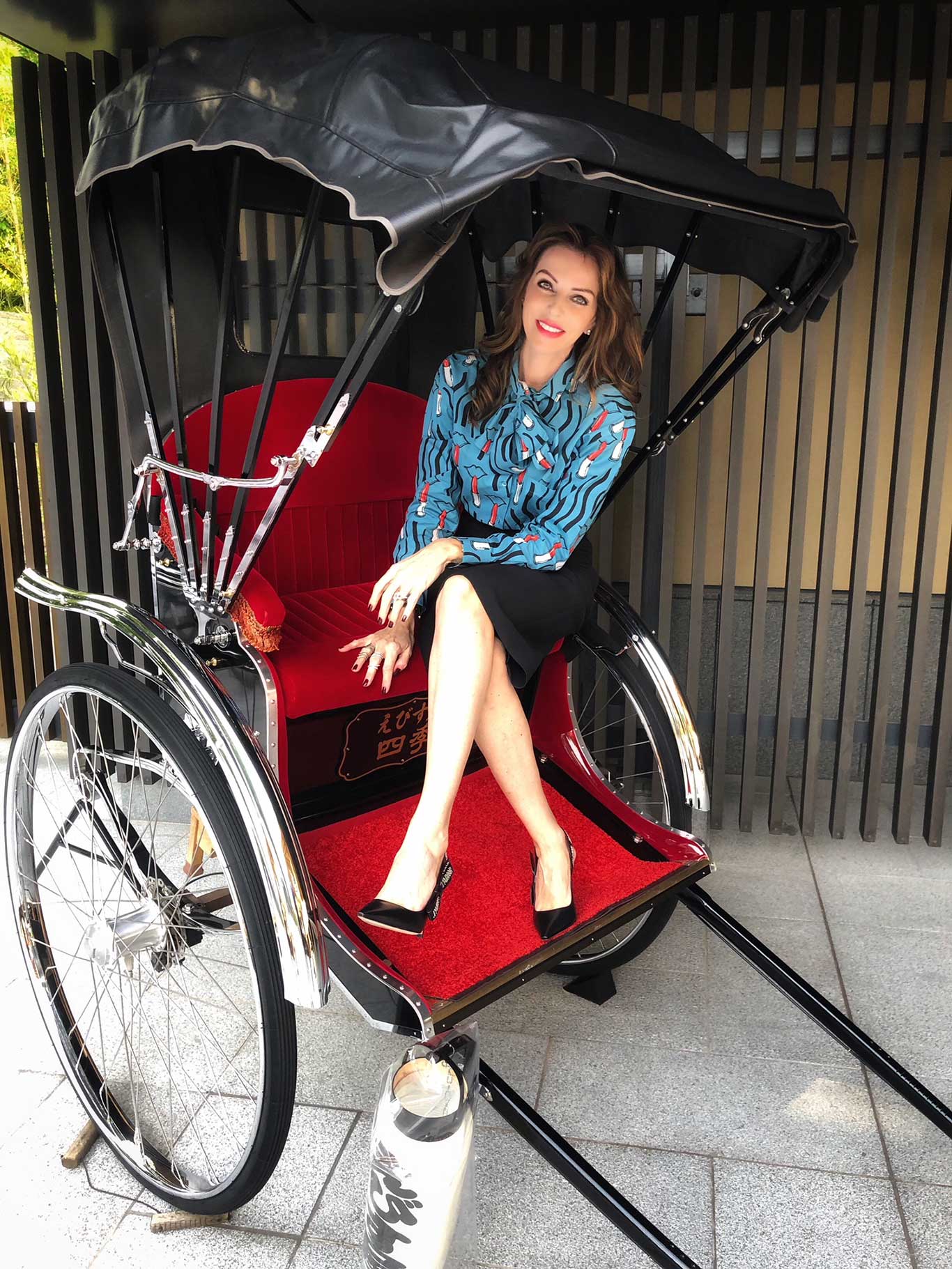 Angelika Rosam testet traditionelle Verkehrsmittel.&nbsp;