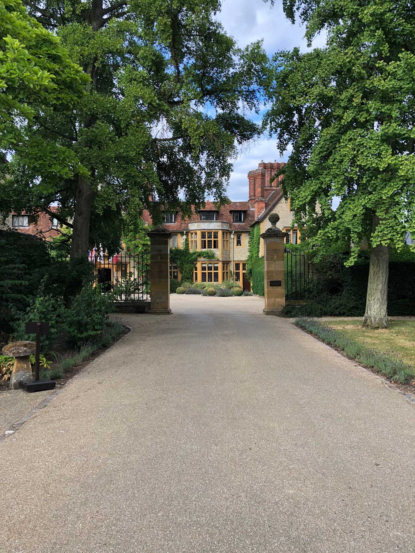 belmond.com