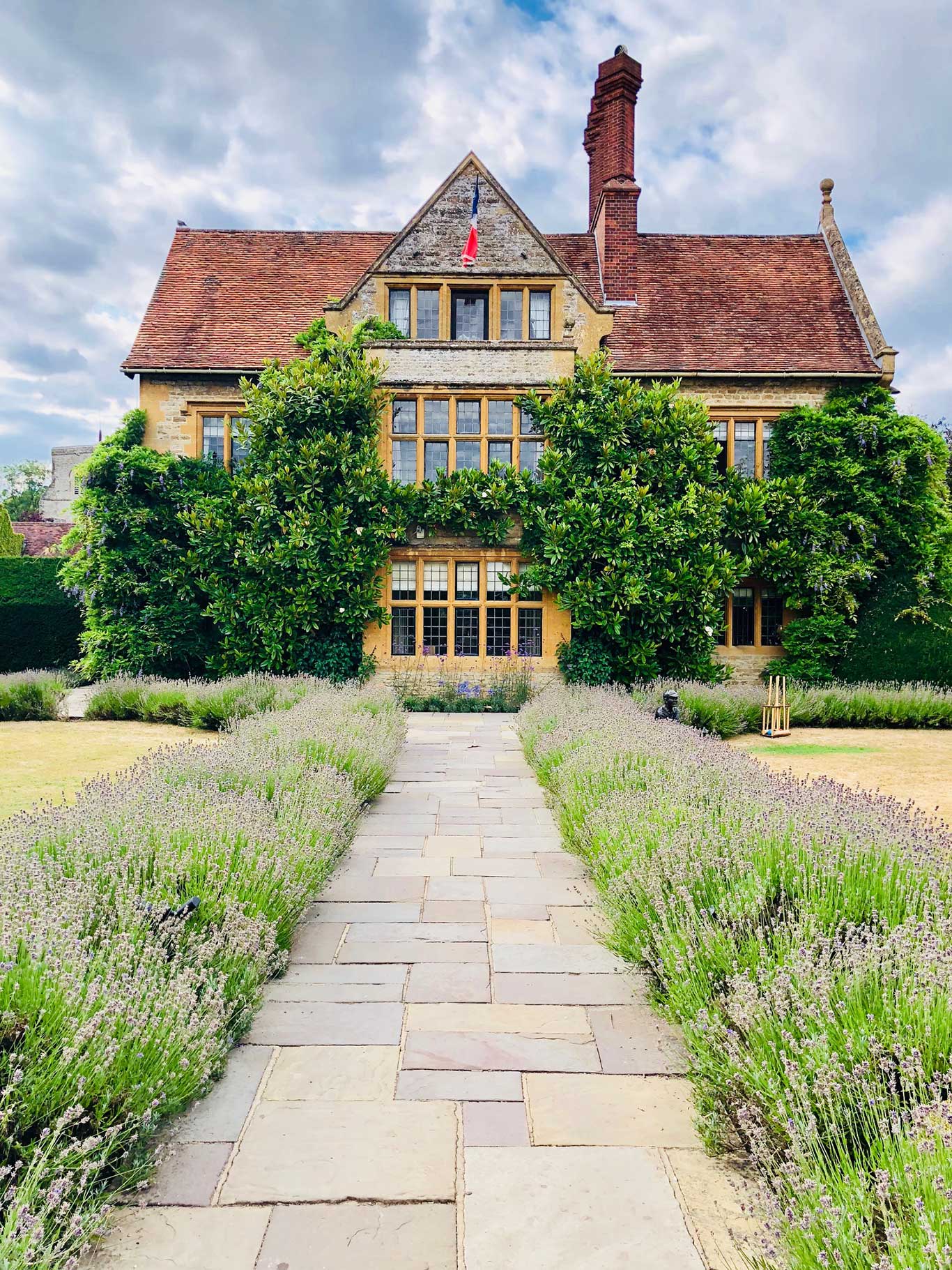 Alle 32 Zimmer und Suiten sind individuell gestaltet, viele davon von Raymond Blanc persönlich.&nbsp;belmond.com