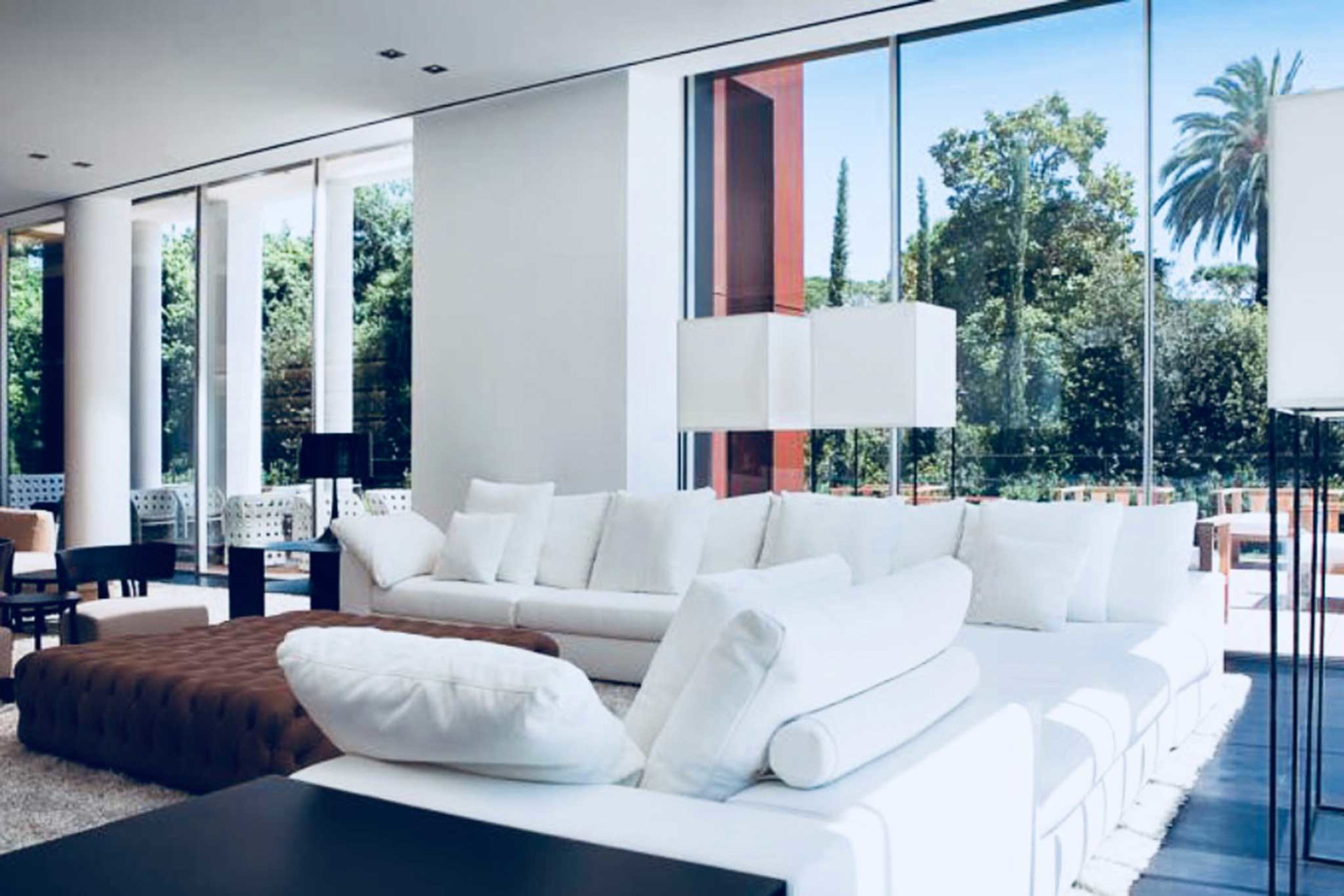 Das Hotel überzeugt mit moderner Eleganz.&nbsp;principefortedeimarmi.com
