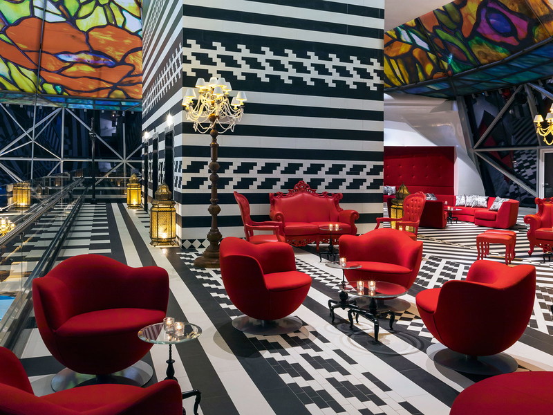 »Perfektionismus ist ein Ausdruck für Loser. Perfektion tötet alle Möglichkeiten in einem Designvorgang.«, sagt Marcel Wanders im LIVING-Interview über seinen Kreativitätsprozess.&nbsp;