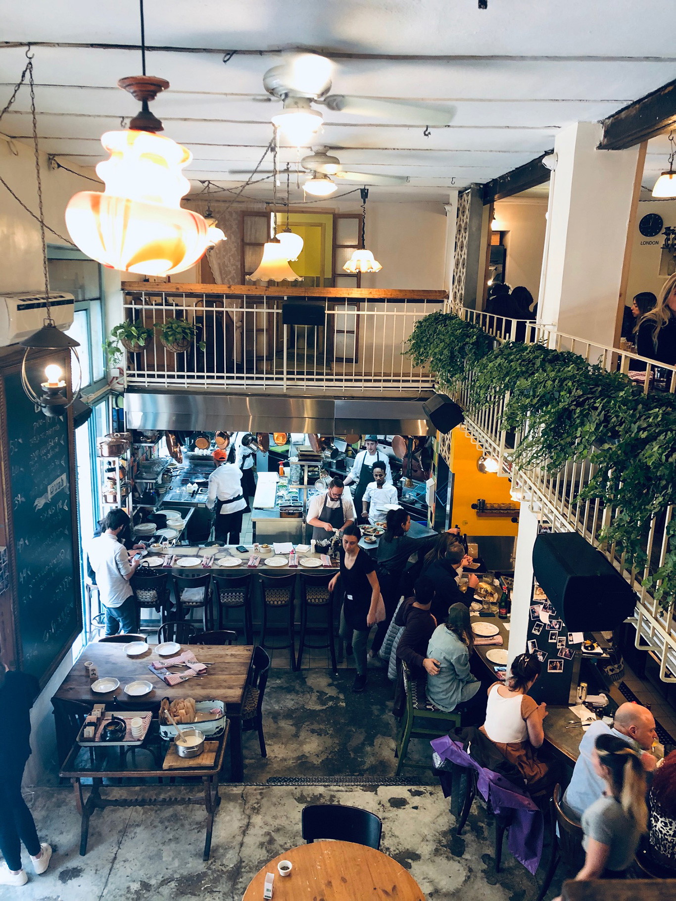 Im Restaurant »Machneyuda« herrscht immer ein bunt-fröhliches Treiben.&nbsp;&nbsp;machneyuda.co.il