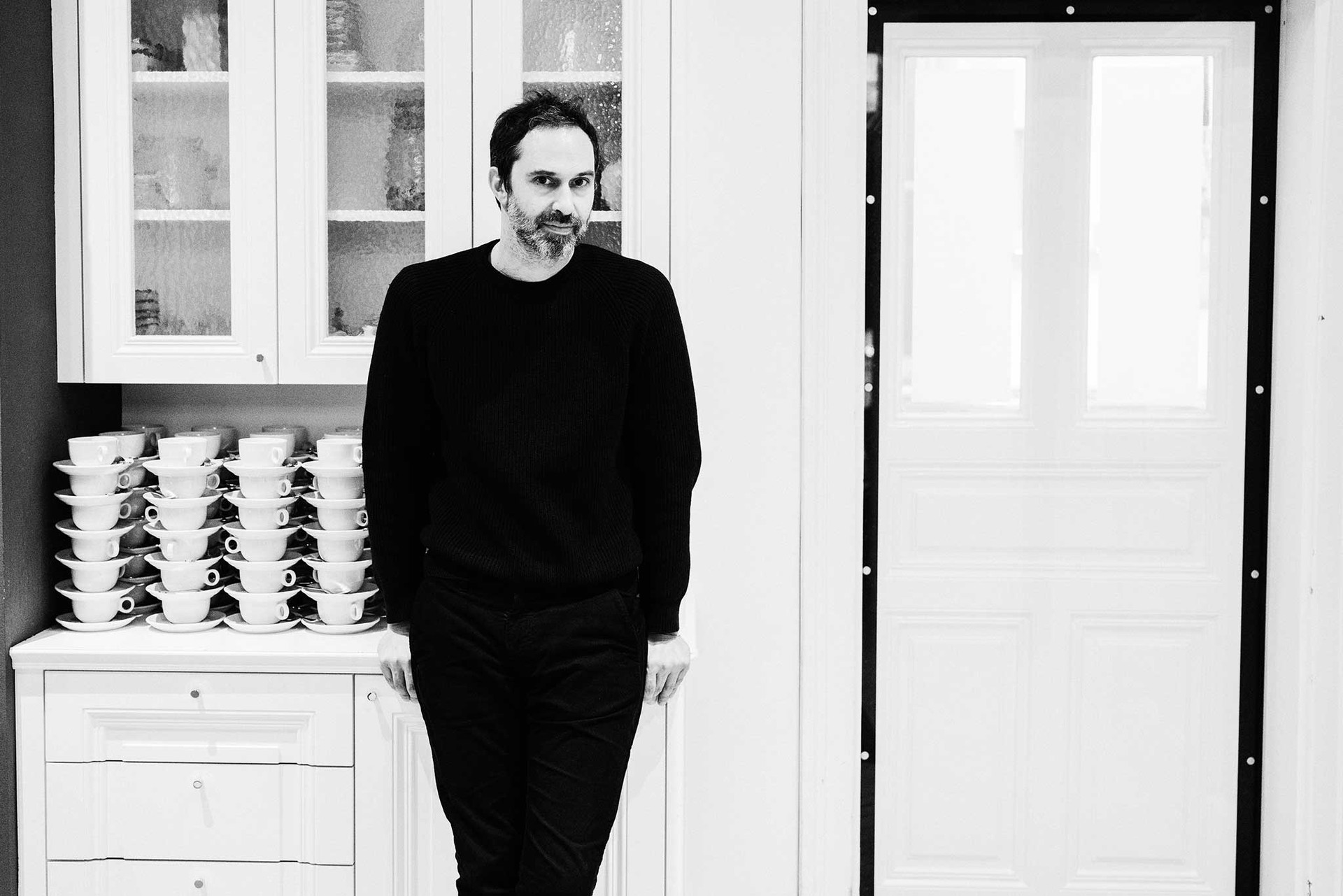 Product Designer Edward Barber beim LIVING-Shooting im »Hotel Altstadt Vienna«. barberosgerby.com