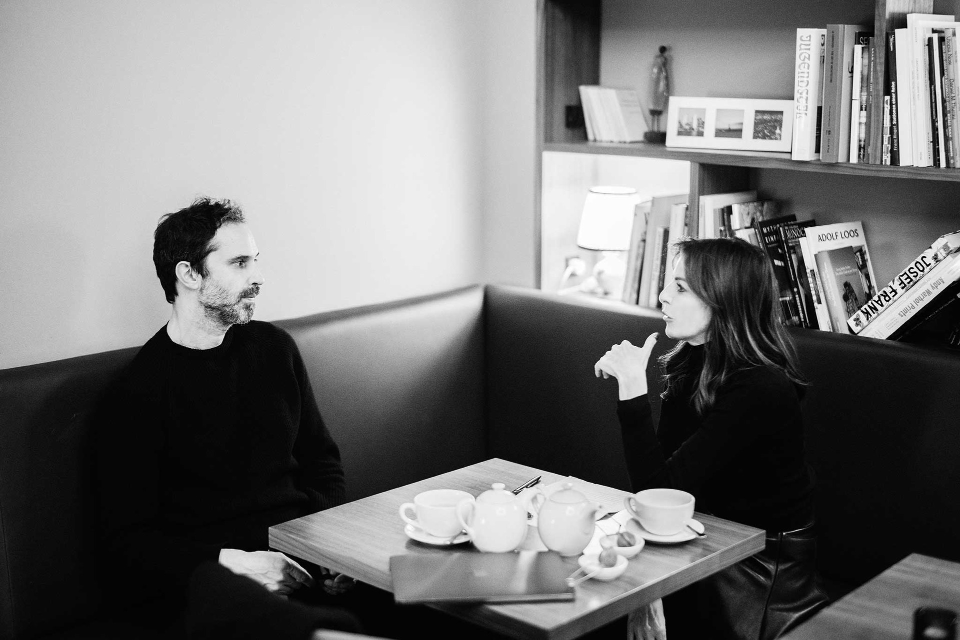 Edward Barber mit&nbsp;LIVING-Chefredakteurin&nbsp;Angelika Rosam.