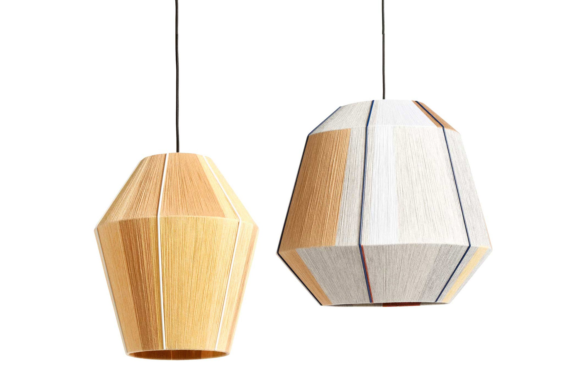 Design-Zucker Hay lanciert eine neue Serie der Kult-Lampe »Bonbon« von Ana Kraš. Das Sofa »Can« unten bringt noch mehr Farbe ins Spiel.&nbsp;