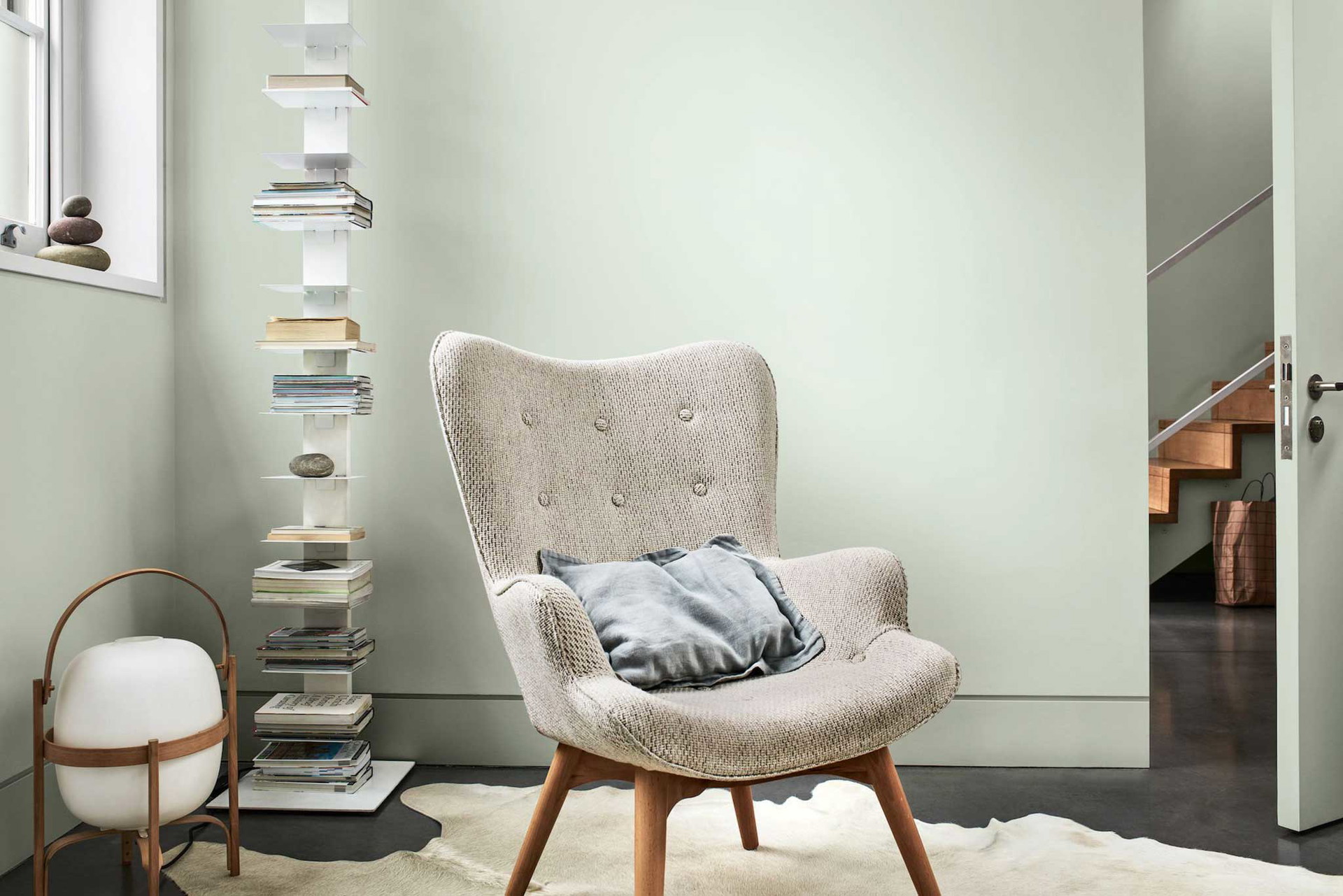Tranquil Green beruhigt Räume und ist für Dulux die Farbe des Jahres. dulux.com