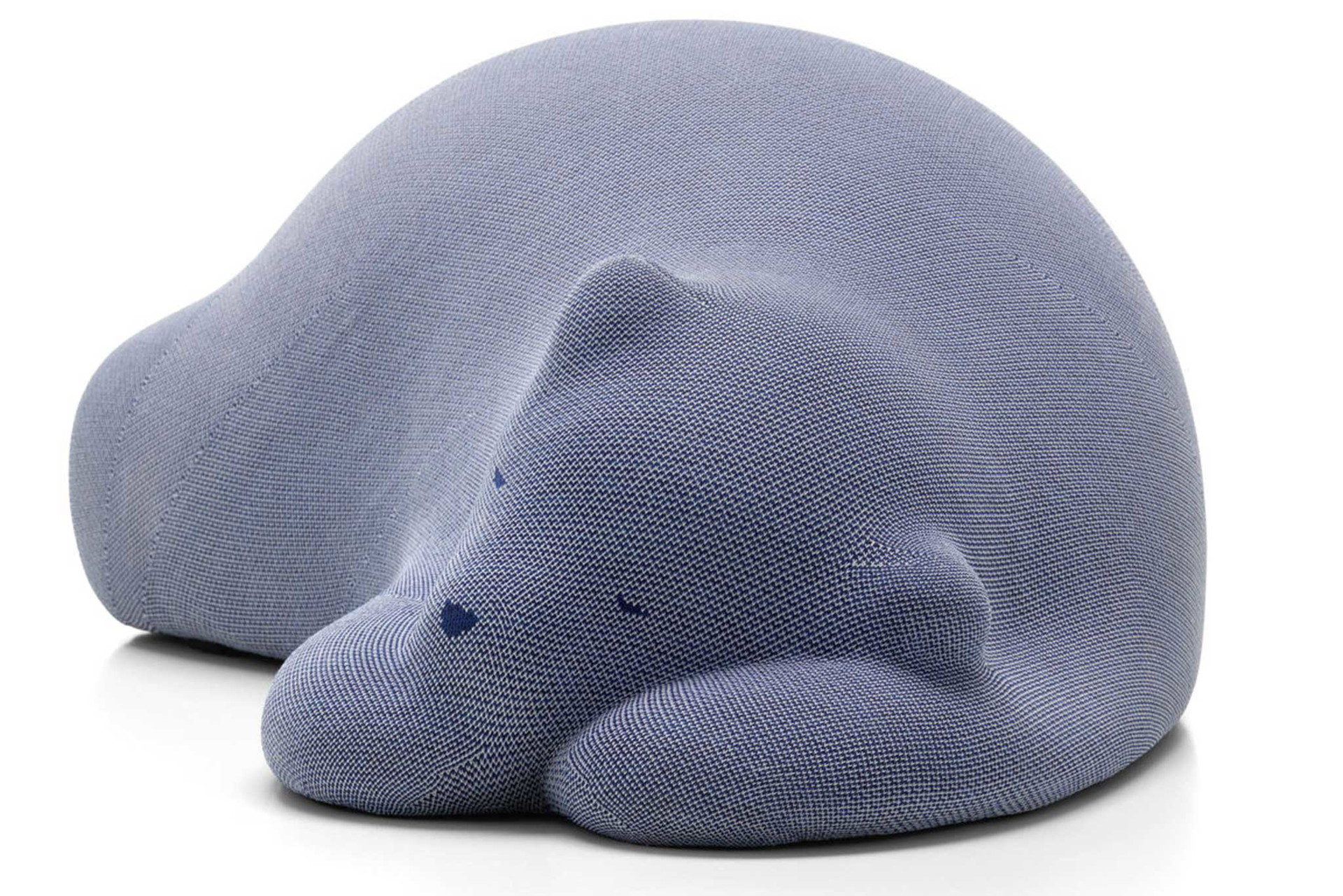 Wolle, Strick und Garn Der »Resting Bear« ist dank seines Strickbezugs ein kuscheliger Zeit-genosse, der sich nicht nur in Kinderzimmern als Hocker oder Sitzsack gut macht. vitra.com