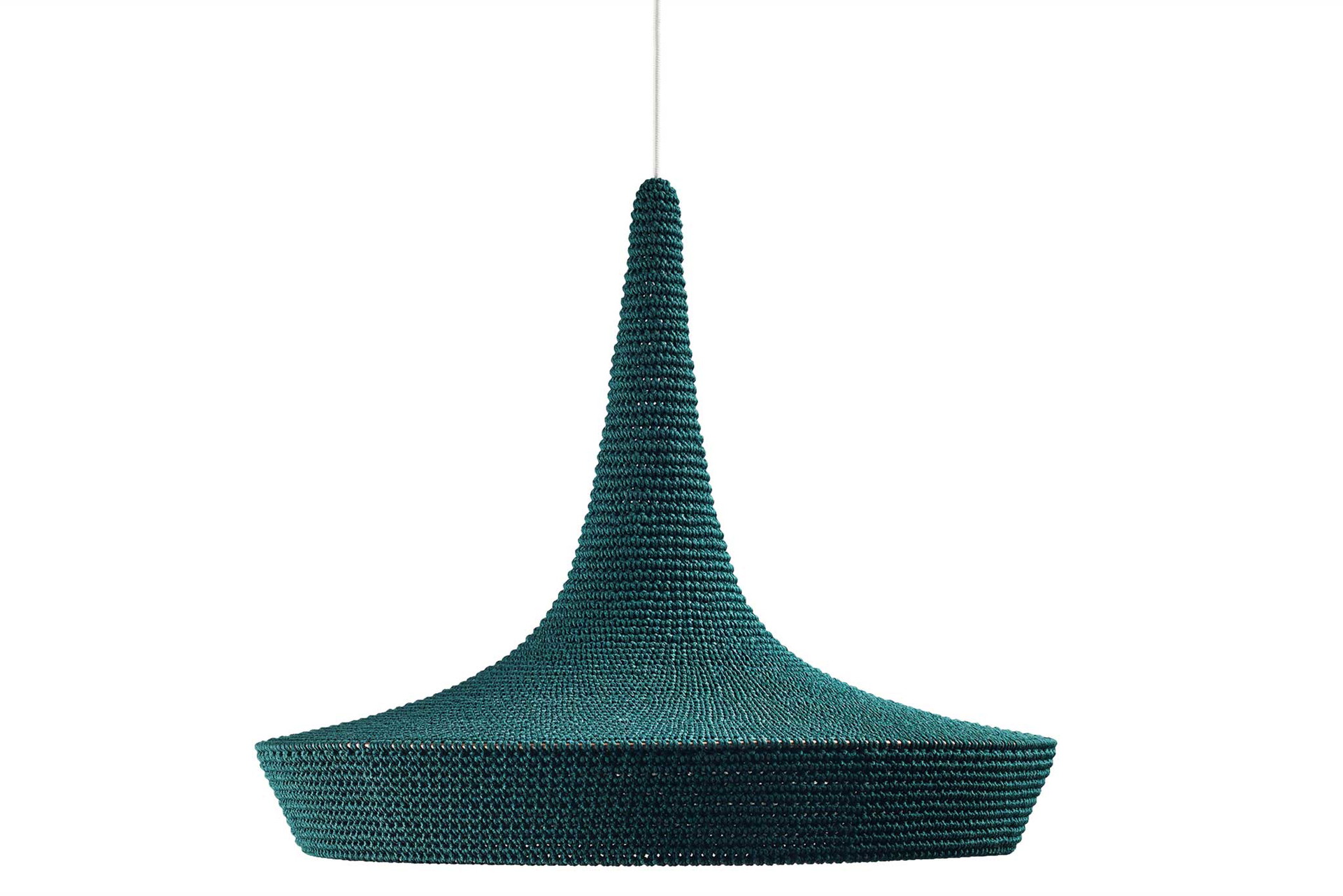 Wolle, Strick und Garn Mit ihren gehäkelten Lampen lässt die britische Designerin Naomi Paul die Grenzen zwischen Skulptur und Alltagsgegenstand verschwimmen. naomipaul.co.uk