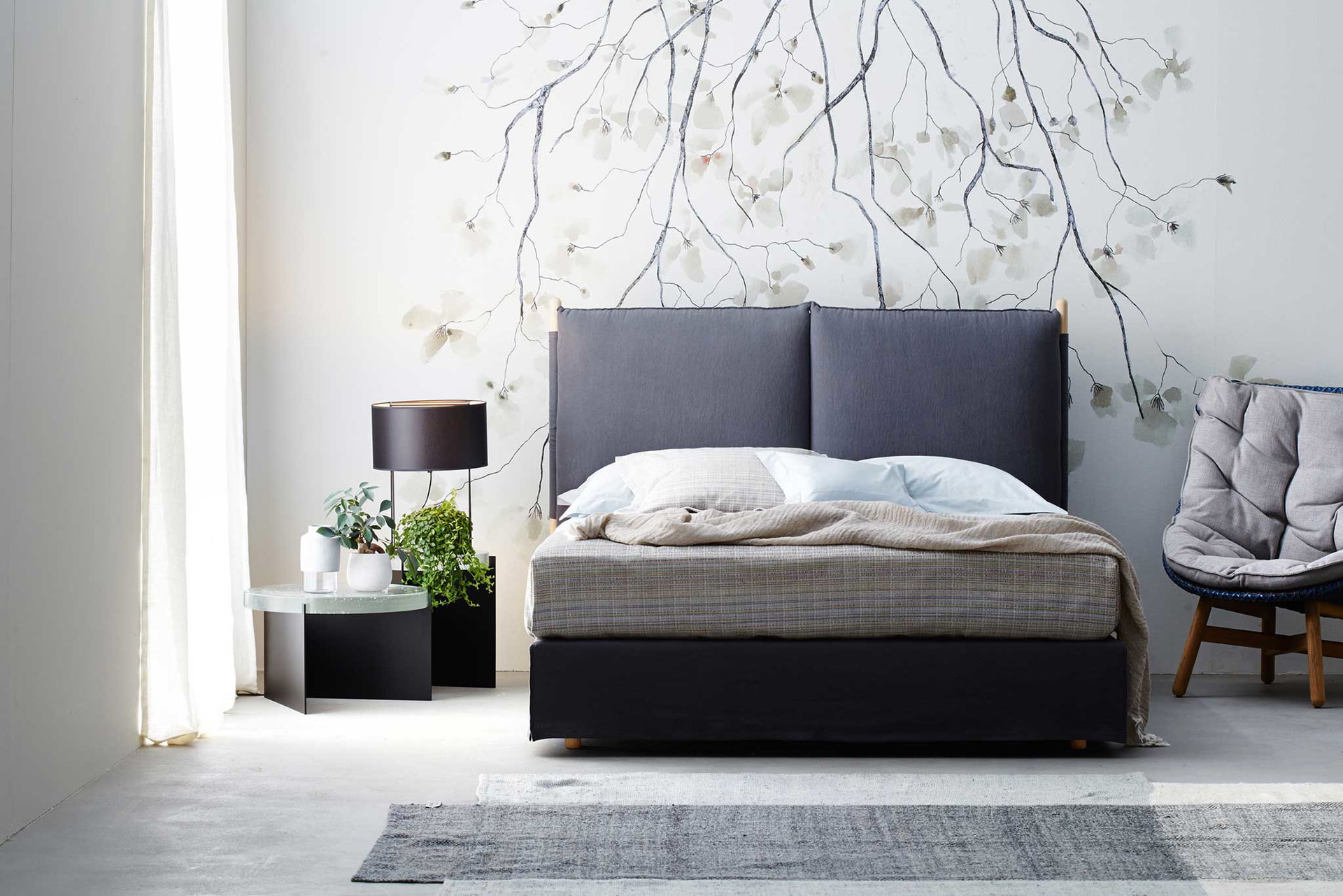 Die Designerin ist in Norddeutschland aufgewachsen – ein Hauch Hygge prägt ihr Modell »Someday« für die Betten-Manufaktur Schramm. schramm-werkstaetten.com