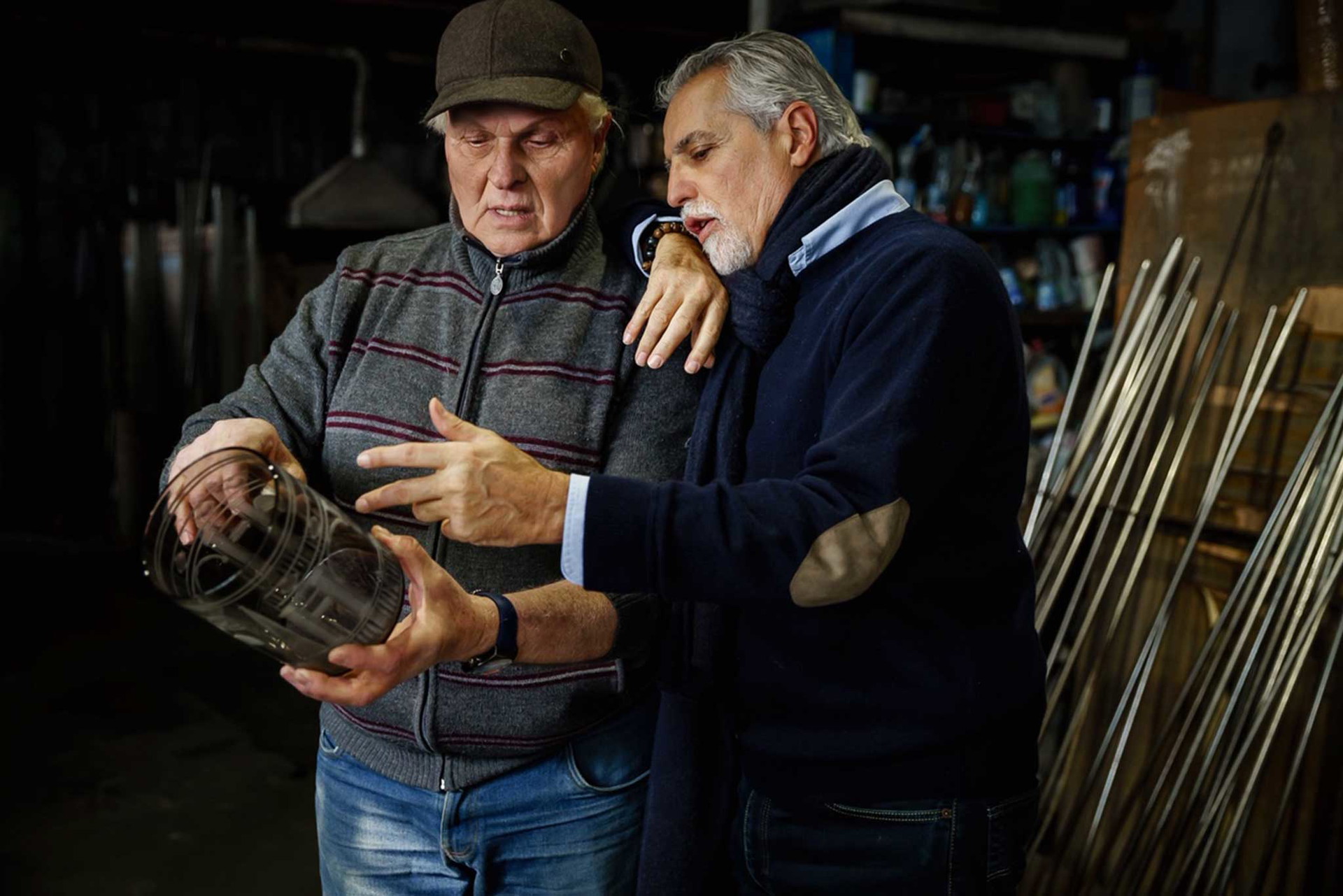 Mit Maestro Giorgio Giuman verbindet Arrivabene Respekt und Können. Schwierige Objekte lässt er nur in seiner Manufaktur produzieren.