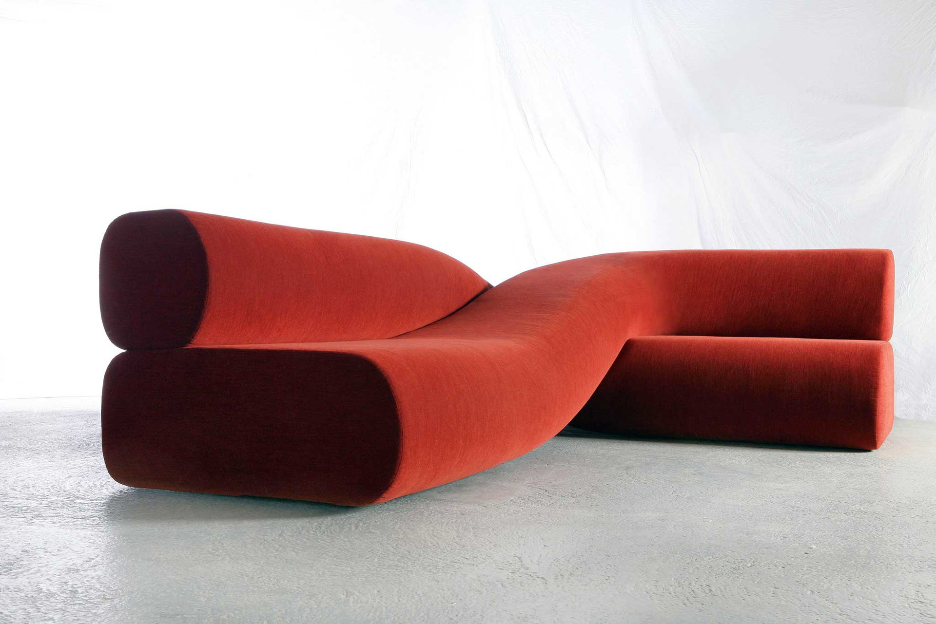 Sofalandschaft »Dune« von Nina Edwards Anker via Galerie Philia. galerie-philia.com