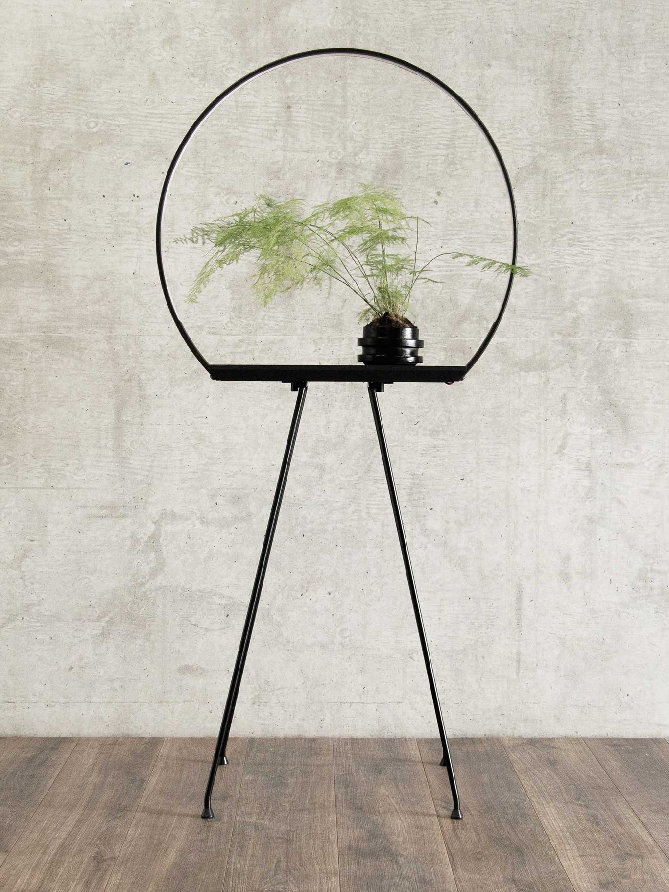 
Ein minimalistischer Look, der das Objekt&nbsp;perfekt in Szene setzt: die »Halo Lamp« von&nbsp;Massimo Cappella Studio.&nbsp;massimocappella.com