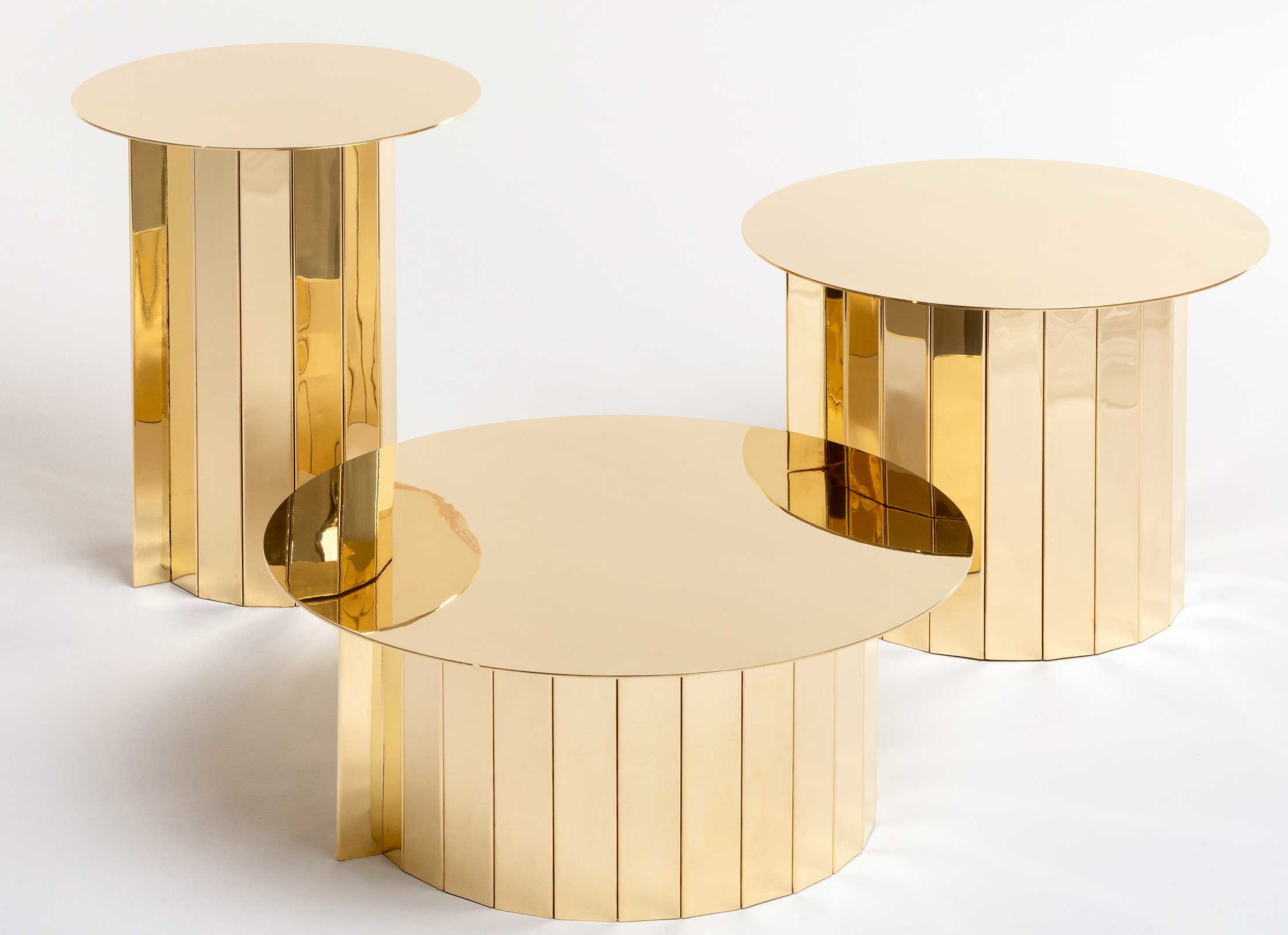 Die »Pleat«-Kupfertische fertigte Haas mit dem portugiesischen Schmied José Vieira für das Mailänder Kollektiv Doppia Firma&nbsp;(»doppelte Signatur«), das Designer und Handwerker zusammenführt. doppiafirma.com
