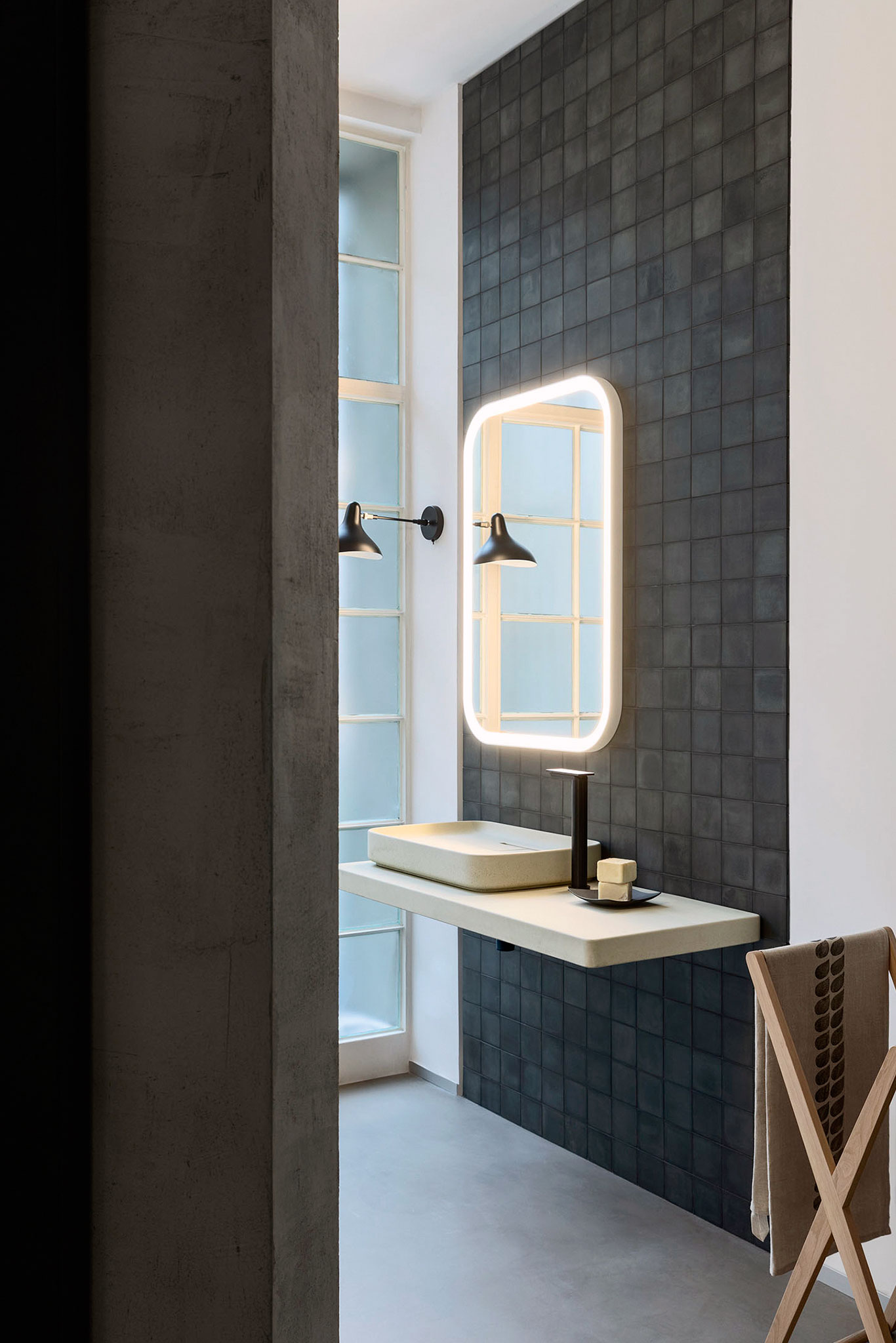 »Petra«, eine Serie, die sich sowohl indoor als auch outdoor einsetzen lässt. agapedesign.it