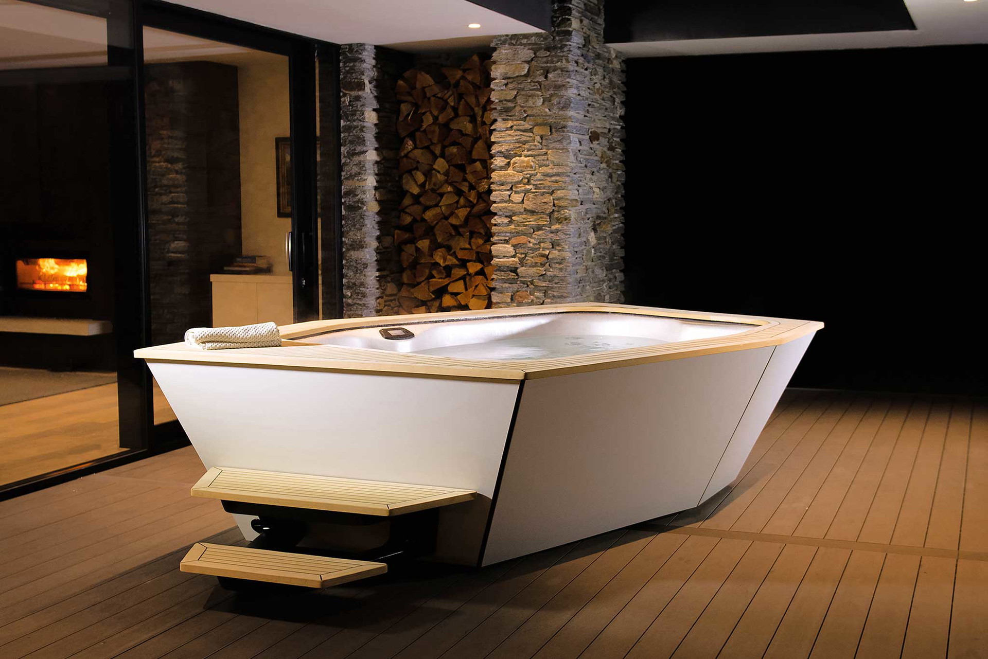 Zwei Preise&nbsp; gab es für das an Jachten angelehnte Design des Whirlpools »IKON«. vortexspas.de