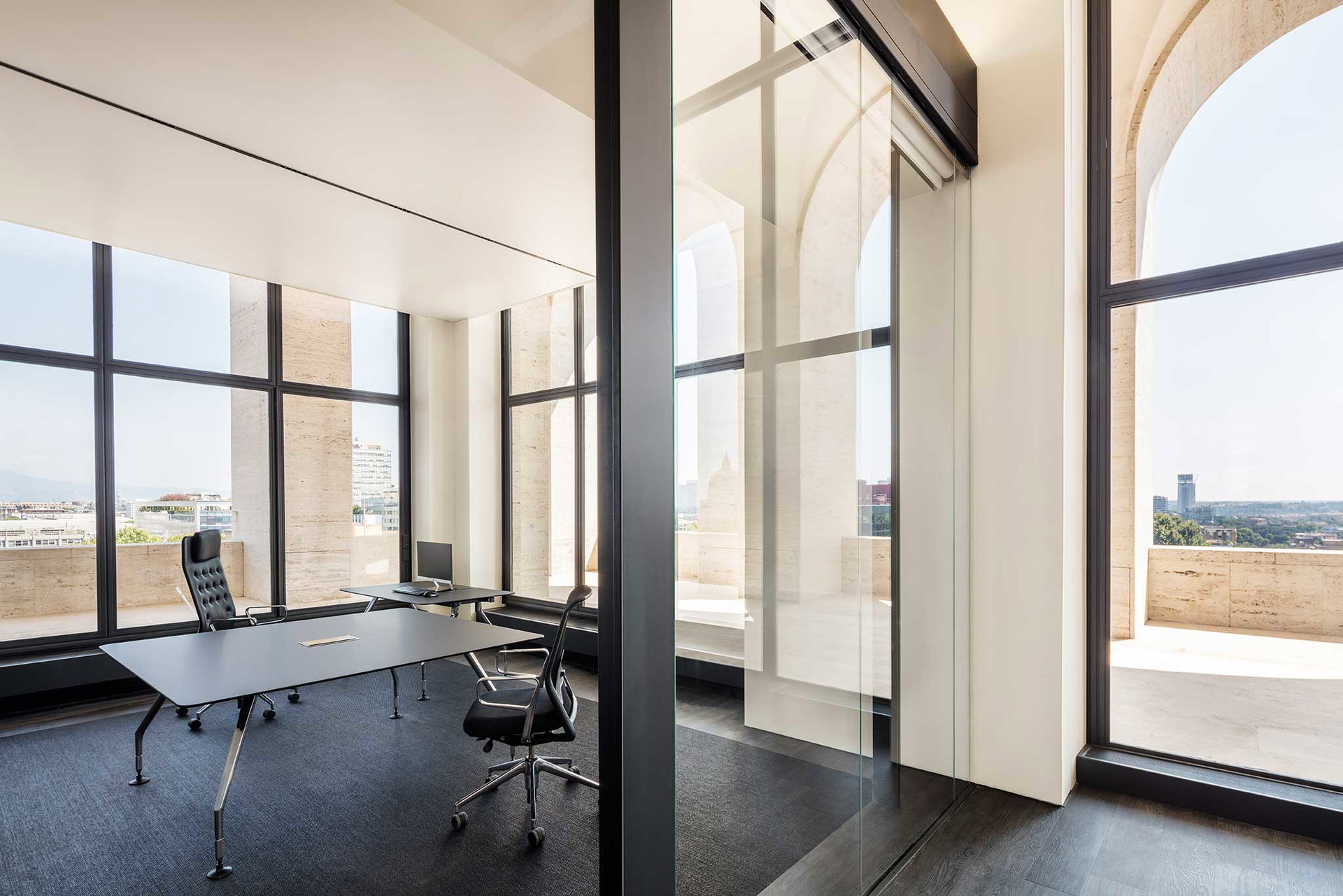 vitra.com
