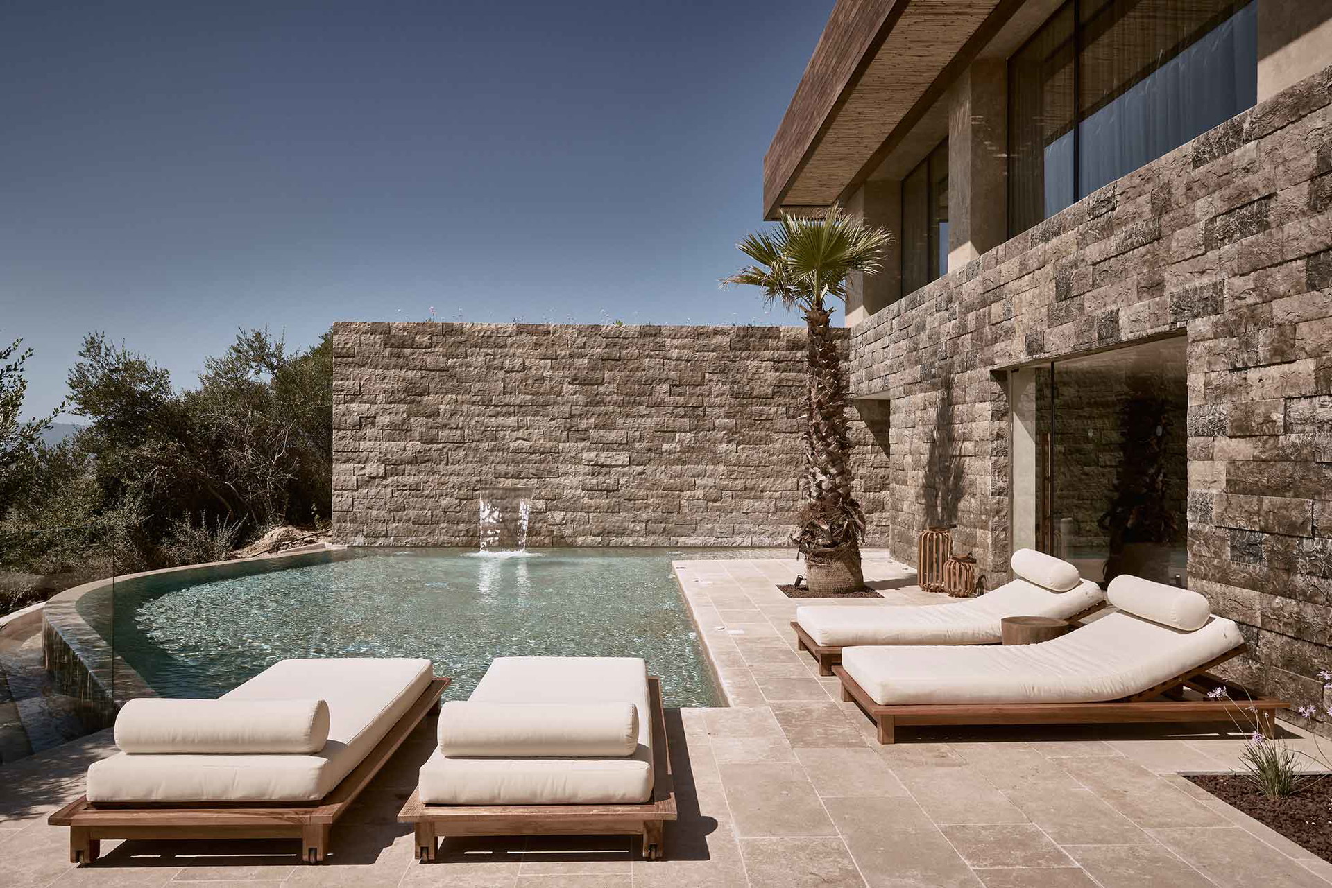 oleaallsuitehotel.com