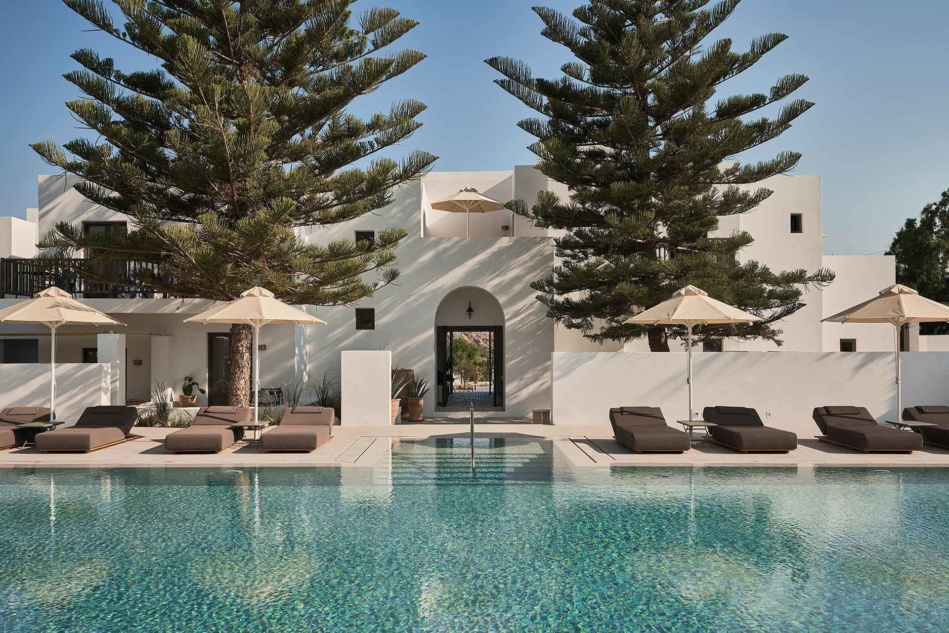 pariliohotelparos.com