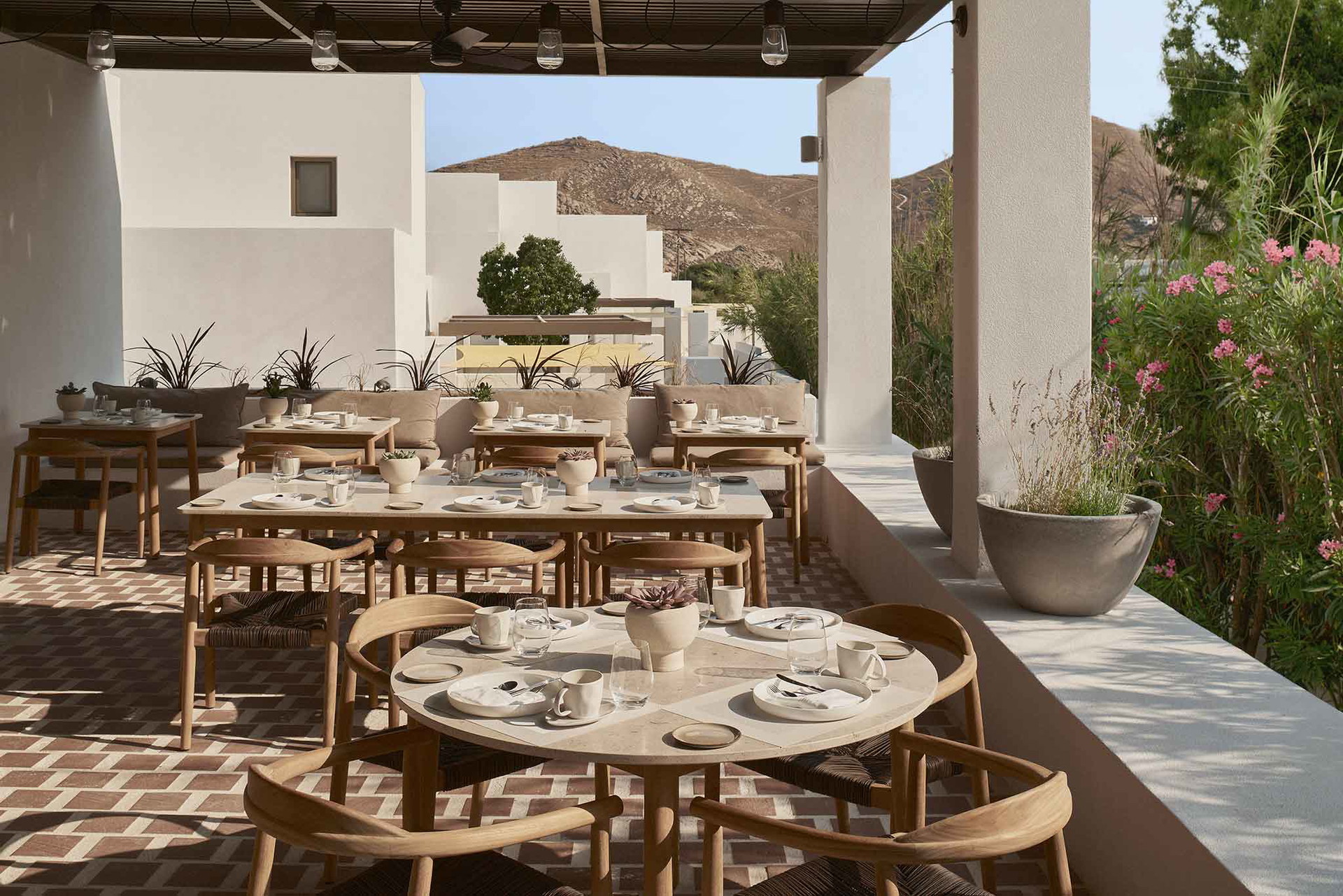 pariliohotelparos.com