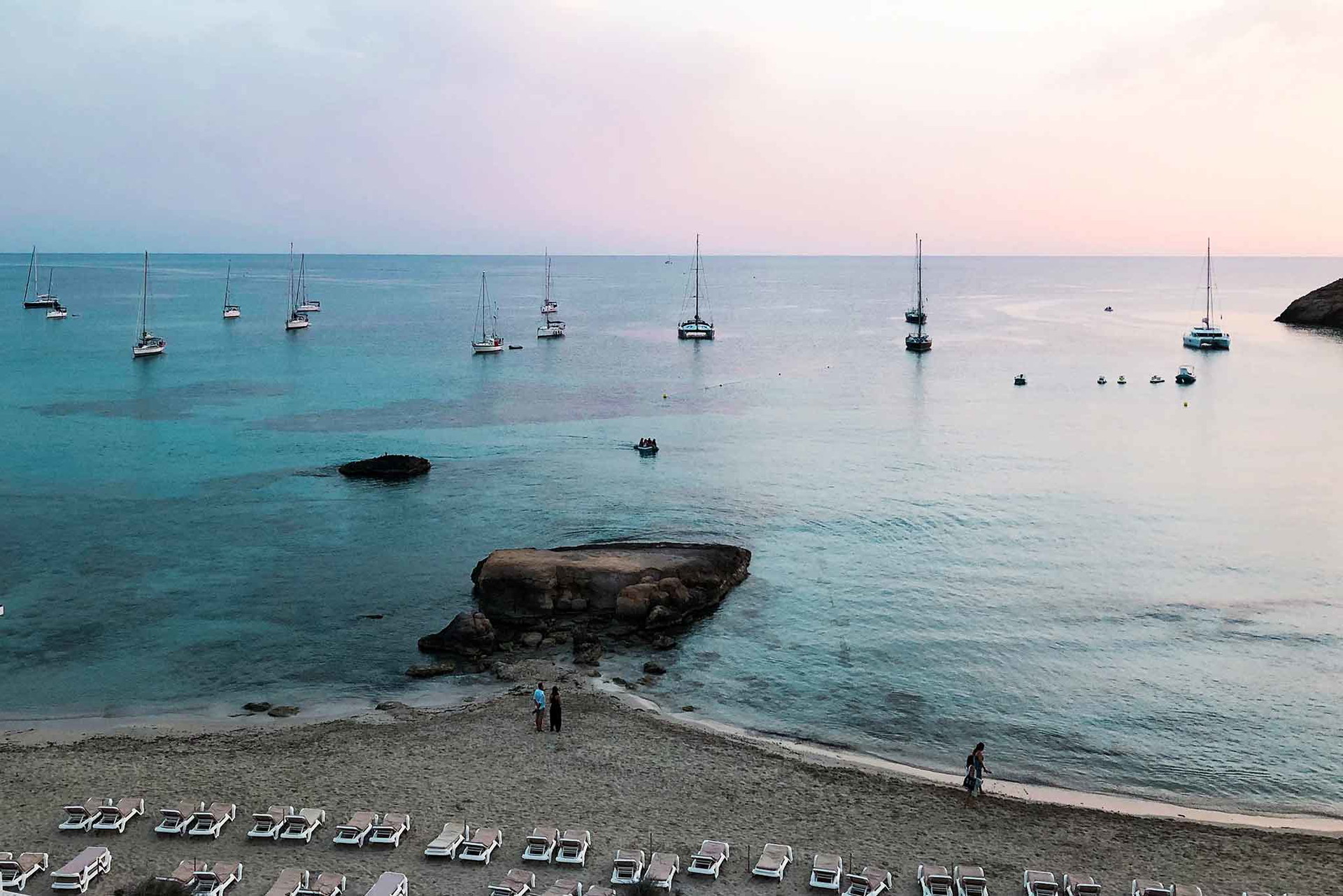 cottonbeachclub.com