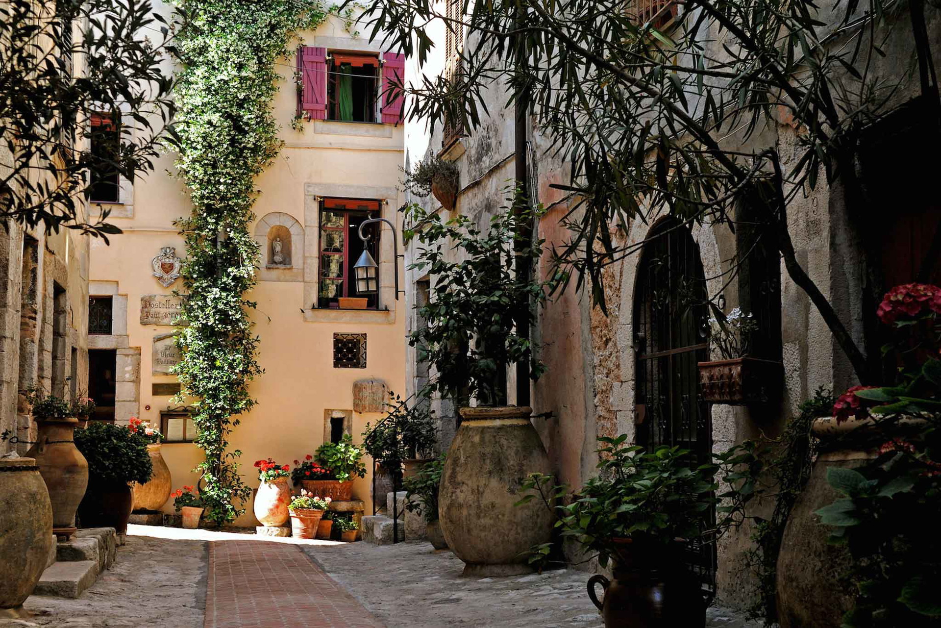 hostelleriejerome.com