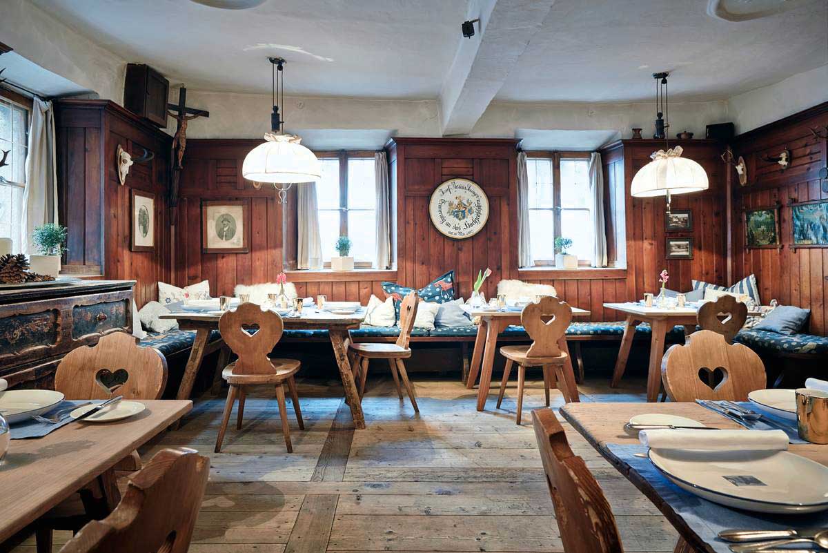 Seehof, Goldegg: »Susi und Sepp Schellhorn sind echte Freunde, der ›Seehof‹ in Goldegg und das Restaurant ›Hecht‹ mein Seelenort. Wenn die Welt untergeht, würde ich dort sein wollen. Basta!«