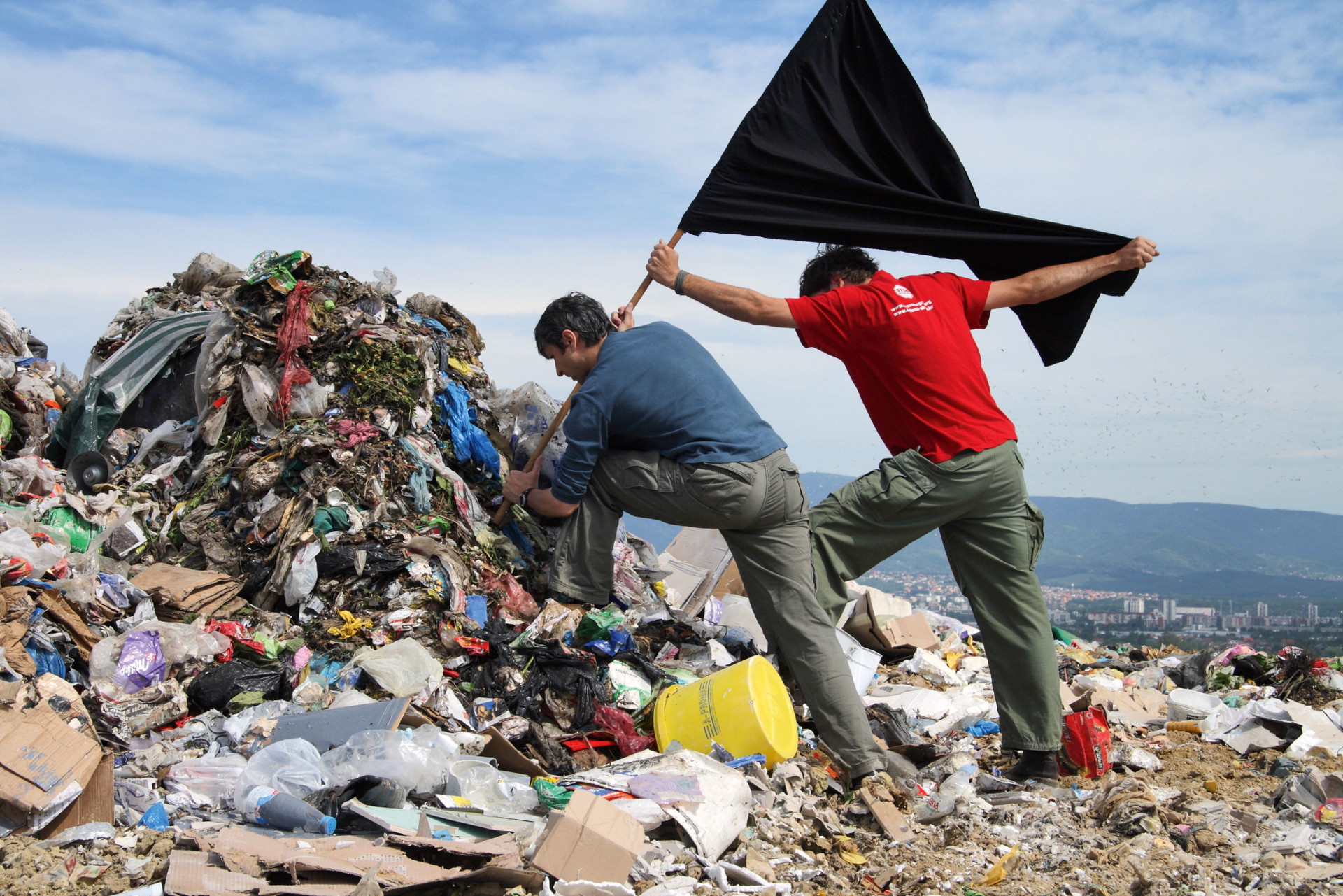 Kunst möchte gut gefunden werden: »366 Liberation Rituals (Against Trash)«, 2008, von Igor Grubić, entdeckt auf der viennacontemporary 2019.