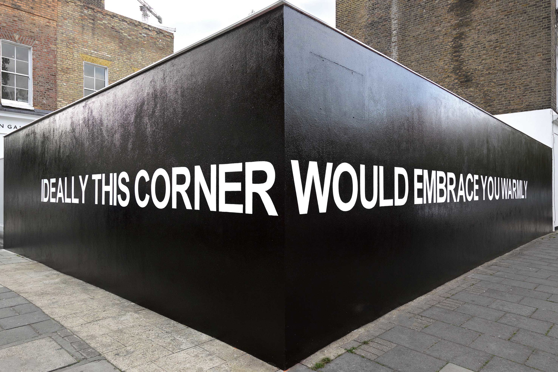 Big Hug: Bei Georg Kargl Fine Arts im Rahmen von Curated by: Laure Prouvost, IDEALLY THIS CORNER WOULD EMBRACE YOU WARMLY, 2018.