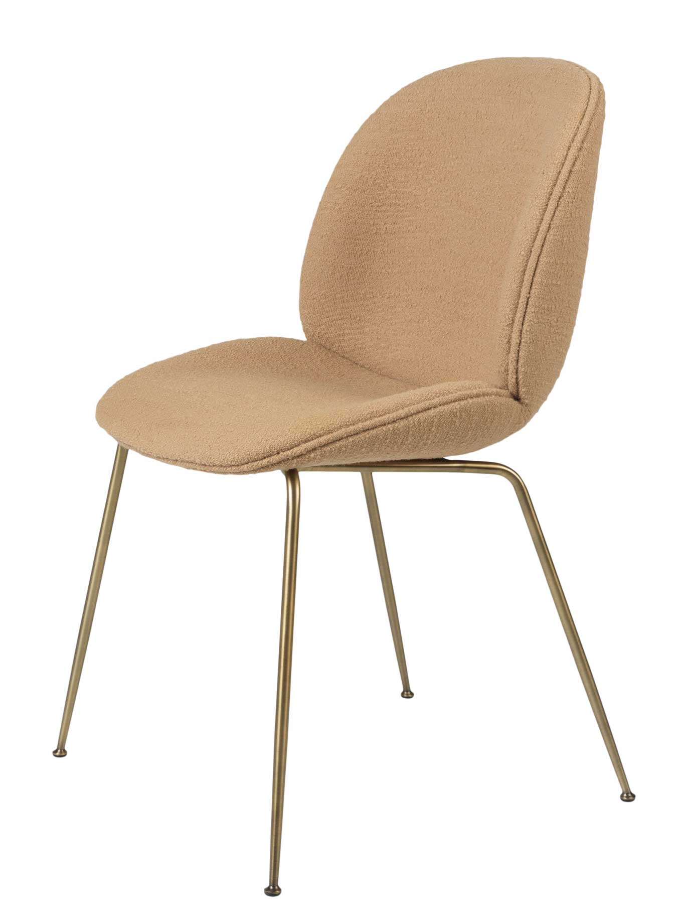 Calm Dining: Die neue Capsule Collection von Gubi setzt ganz auf Braun- und Beigetöne. Unser Favorit: der »Beetle Chair« im Farbschlag »Warm Earthy«. shop.gubi.com