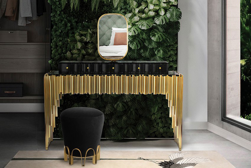 Der Symphony Dressing Table von Maison Valentina ist inspiriert von Orgelröhren, verfügt über fünf kleine Schubladen und einen runden Spiegel - ideal für die Aufbewahrung von&nbsp;Schmuckkollektionen.