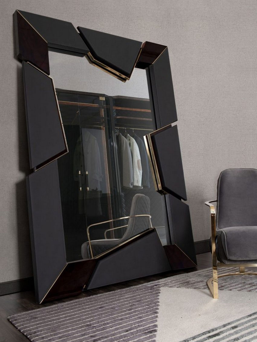 Der Athos Mirror von Luxxu ist ein moderner Spiegel, der wunderschön aus&nbsp;einem Leder- und Messingrahmen gefertigt ist.