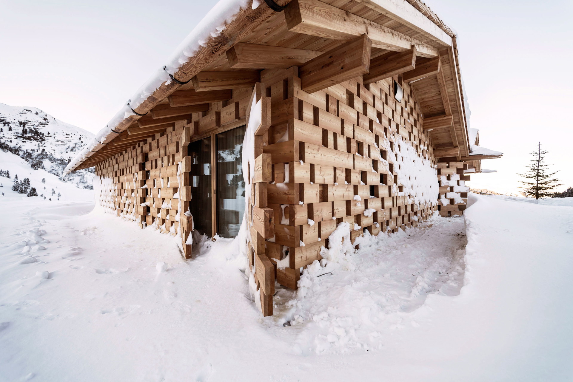 noa* Network of Architecture:&nbsp;»Ich finde es immer wieder faszinierend, wie sie traditionelle Südtiroler Elemente neu interpretieren und damit eine Geschichte erzählen.«