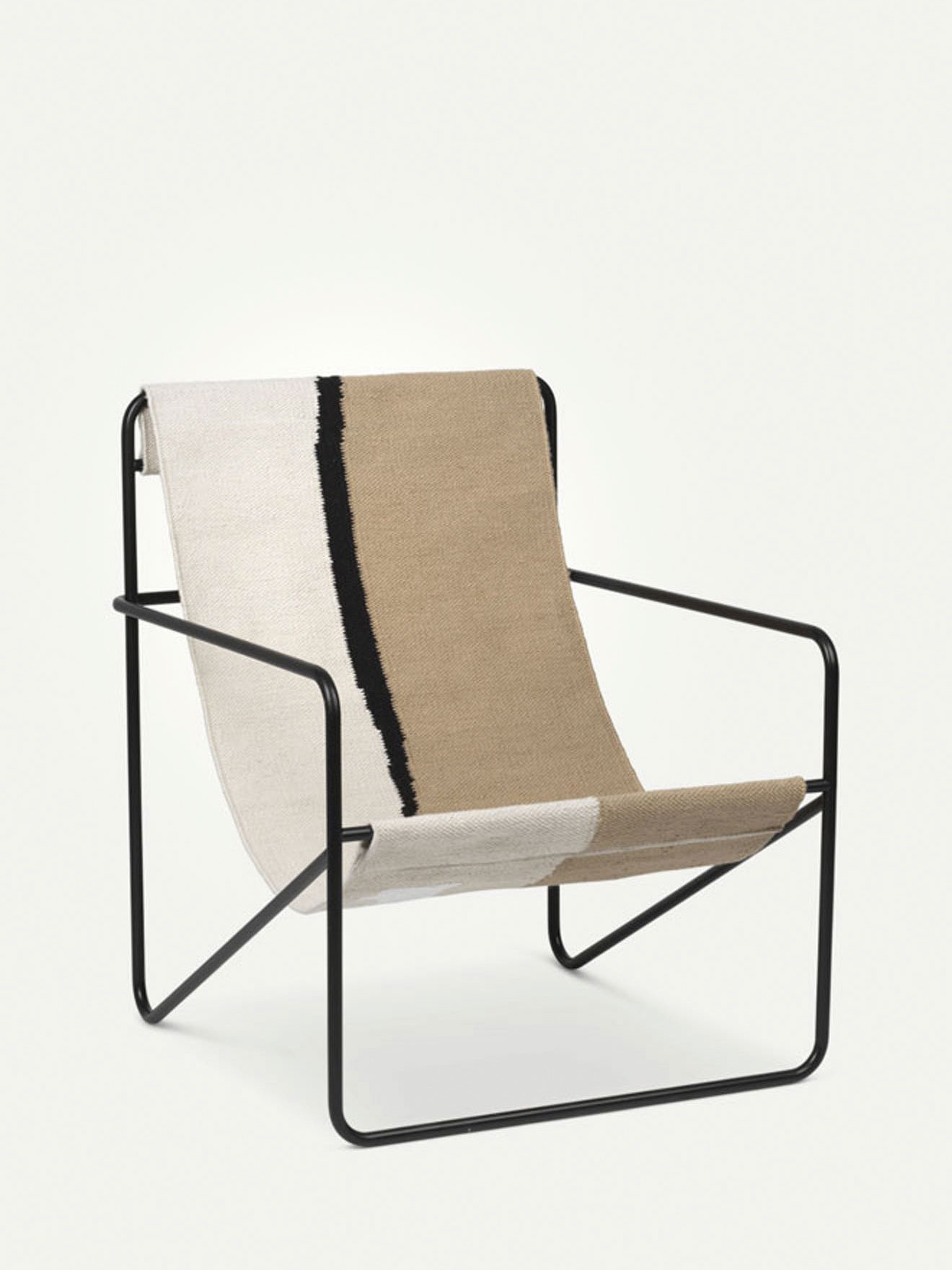 »Desert Lounge Chair« von Ferm Living: »Hergestellt aus 55&nbsp;PET-Flaschen, ist der Lounge Chair der&nbsp;Beweis, dass auch Müll in etwas Schönes und Nützliches verwandelt werden kann.«