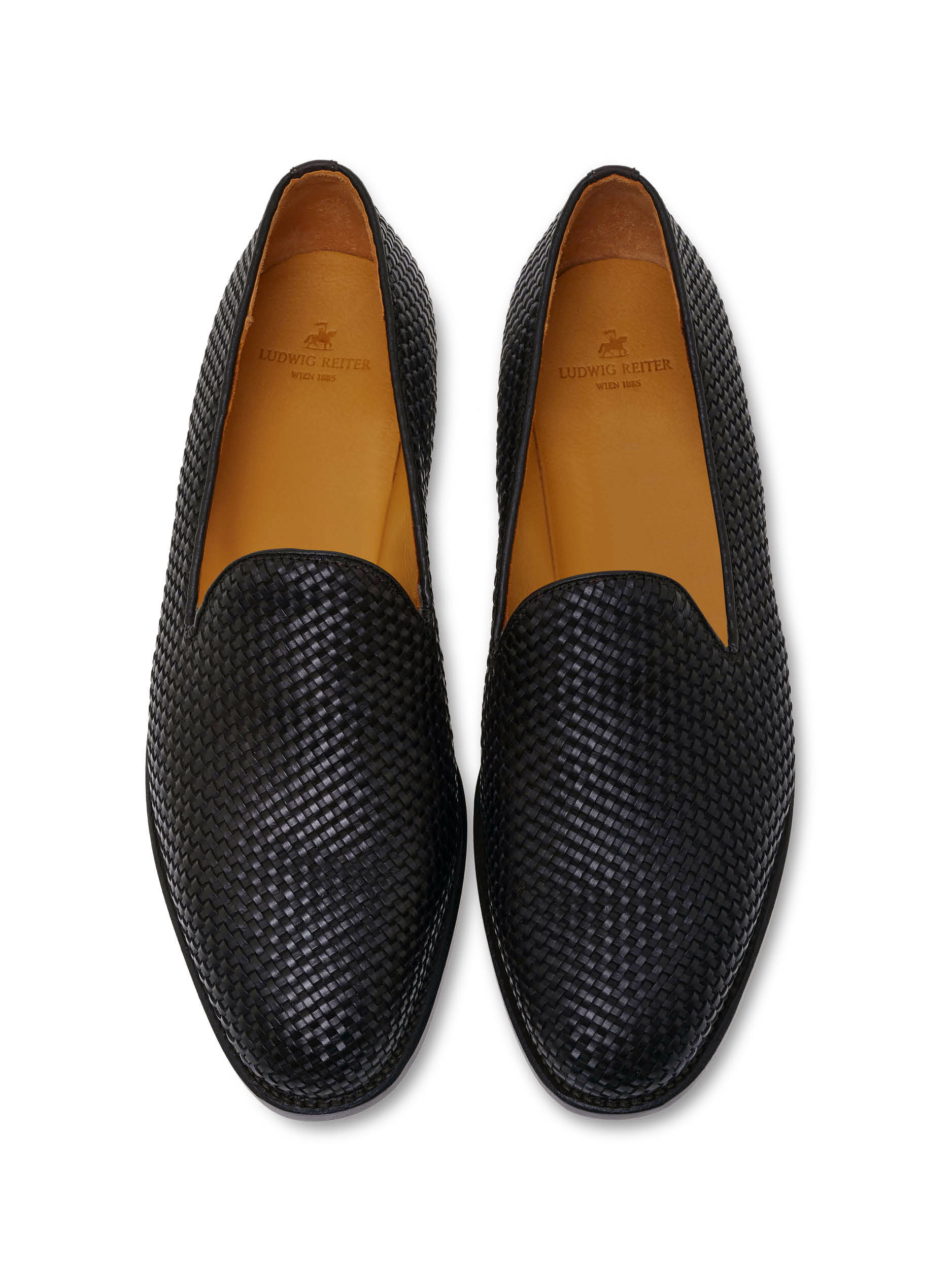 2. »Calabrese Slipper« von Ludwig Reiter:&nbsp;»Schuhe sagen viel über&nbsp;ihren Träger aus. Ich mag die Romantik, die das Handwerk sichtbar macht.«