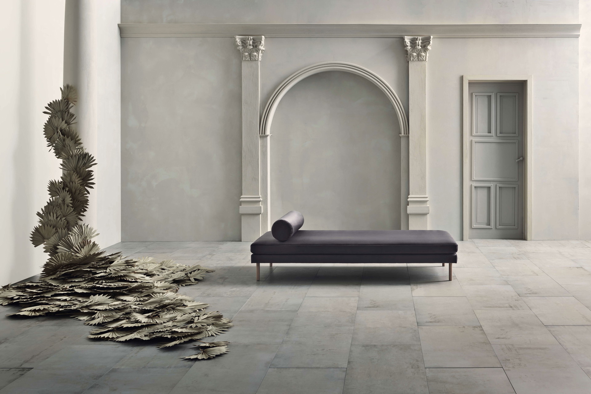 Wohlfühl-Element: Das Obermaterial des Daybeds »Scandinavia Remix« von Bolia ist aus 100 Prozent Wolle und bringt durch seine weiche Haptik Wärme in minimalistisch kahle Räume. bolia.com