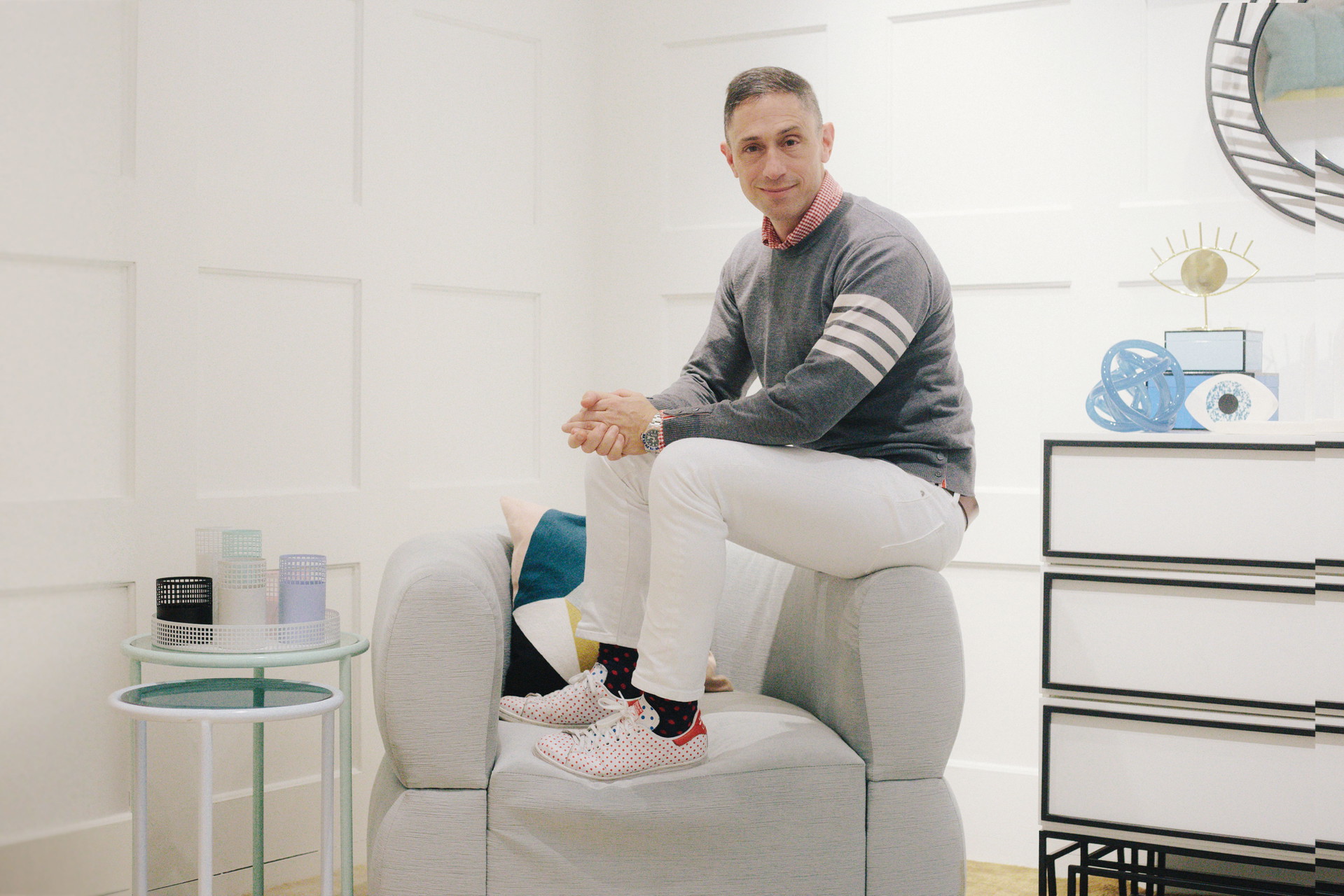 Gute Atmosphäre: Jonathan Adler steht wie kaum ein anderer Designer für positive Vibes. Seine Designs bezeichnet er als »groovy« –dem ist nichts hinzuzufügen. jonathanadler.com