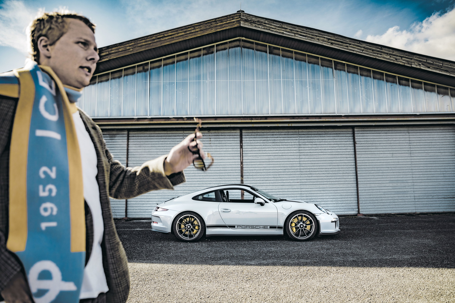 Dezentes Juwel: Was soll man schon fahren, wenn man Porsche heißt? Der Alltags-Neunelfer ist gar nicht so neu, dafür aber das von Sammlern begehrte Sondermodell 911 R aus dem Jahr 2017.