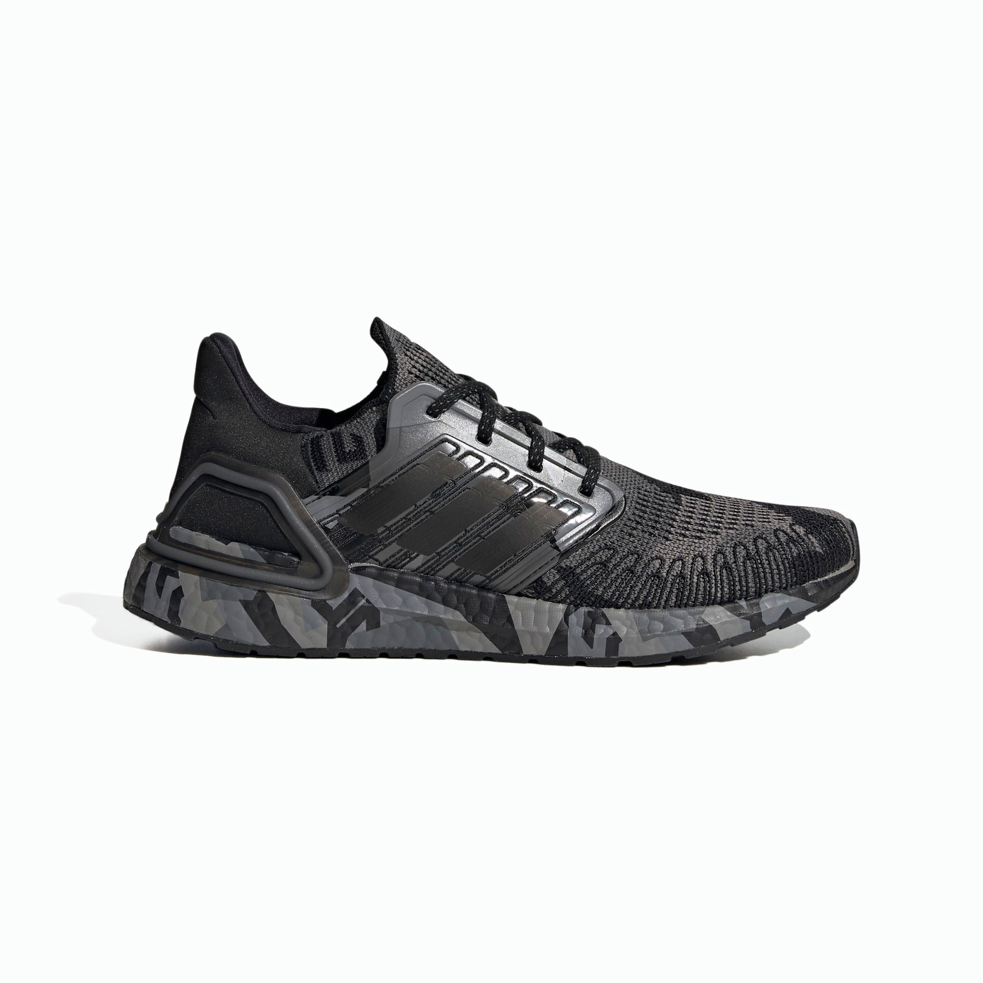 Im Laufschritt: Für mich sind meine Laufschuhe adidas Utraboost ganz wichtig, da ich immer gerne mal eine Runde laufen gehe, vor allem, wenn ich in neue Städte reise. Es ist eine super Methode, um die Stadt gleich etwas anders zu erleben.&nbsp;