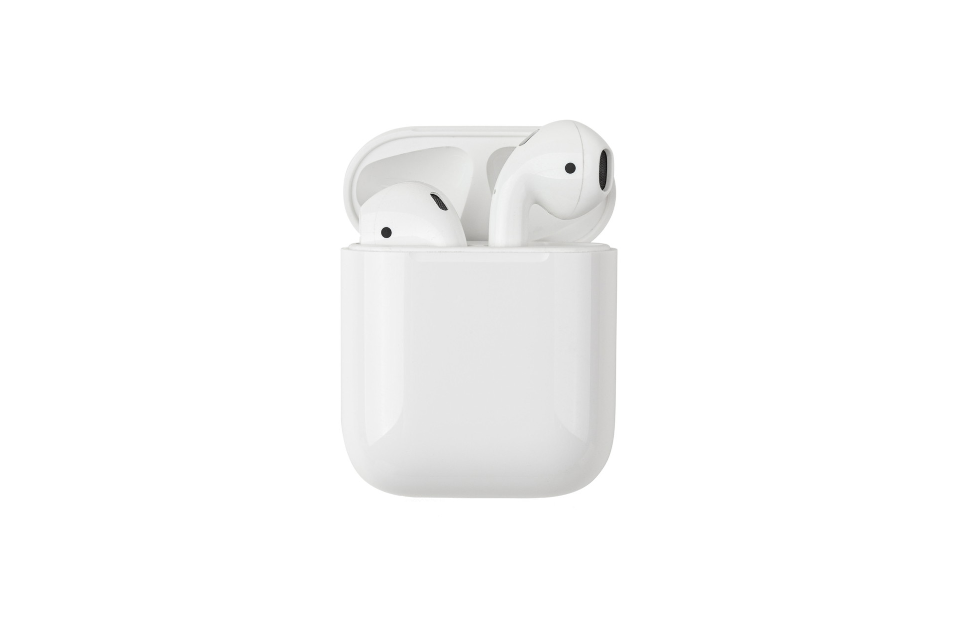 Airpods: Airpods sind für mich das wahrscheinlich wichtigste Gadget. Ich habe gleich zwei davon. Wenn die einen während des Calls leer werden, dann kann ich auf die anderen wechseln bzw. verlege ich sie so oft, dass ich ein Back-up brauche.