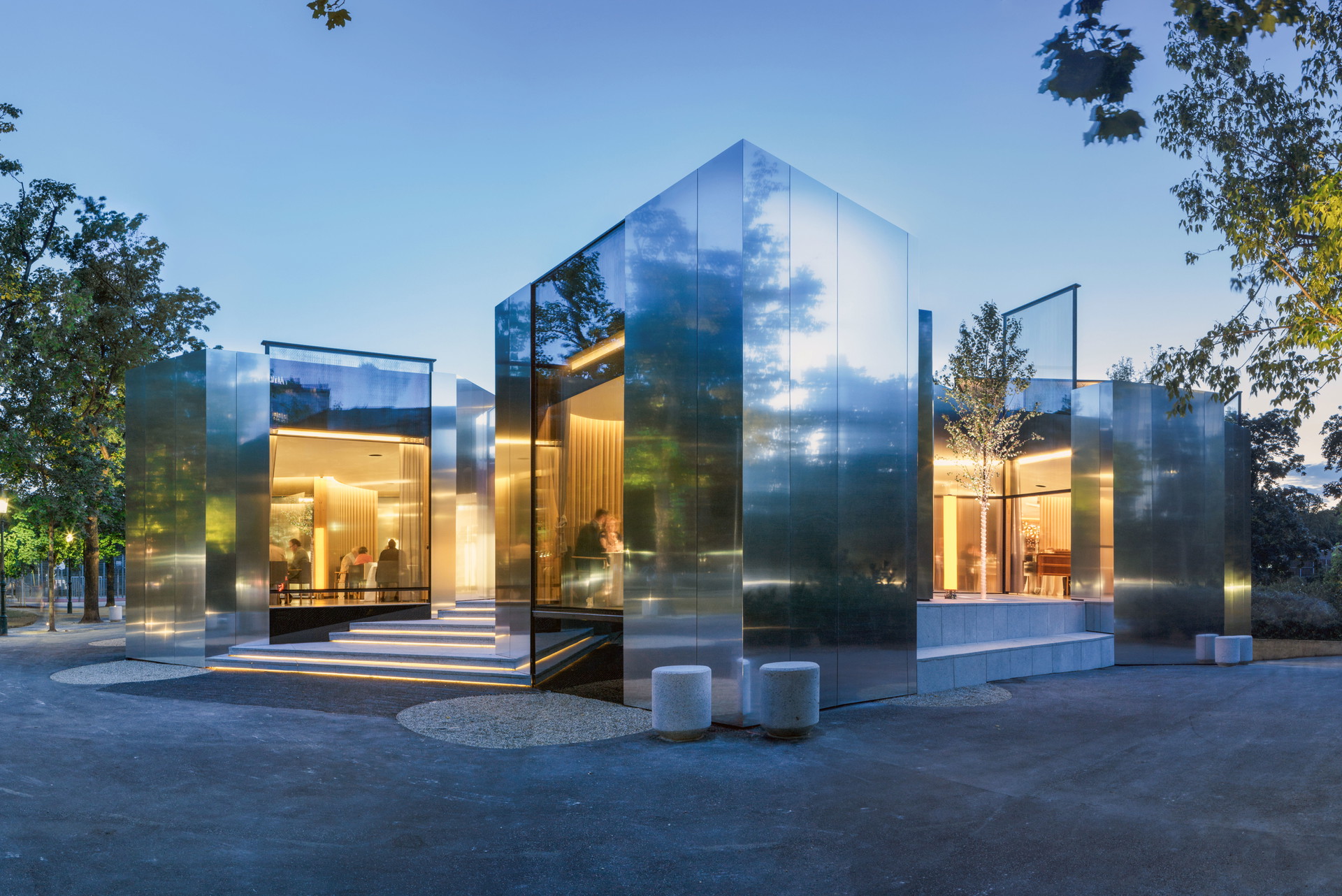 Steirereck, Wien, steirereck.at: »Ob Fine Dining im Wiener Stadtpark oder ländlich-regional am Pogusch – Heinz Reitbauer am Herd und Birgit bei den Gästen sind unbestritten die Nummer 1 in Österreich.«