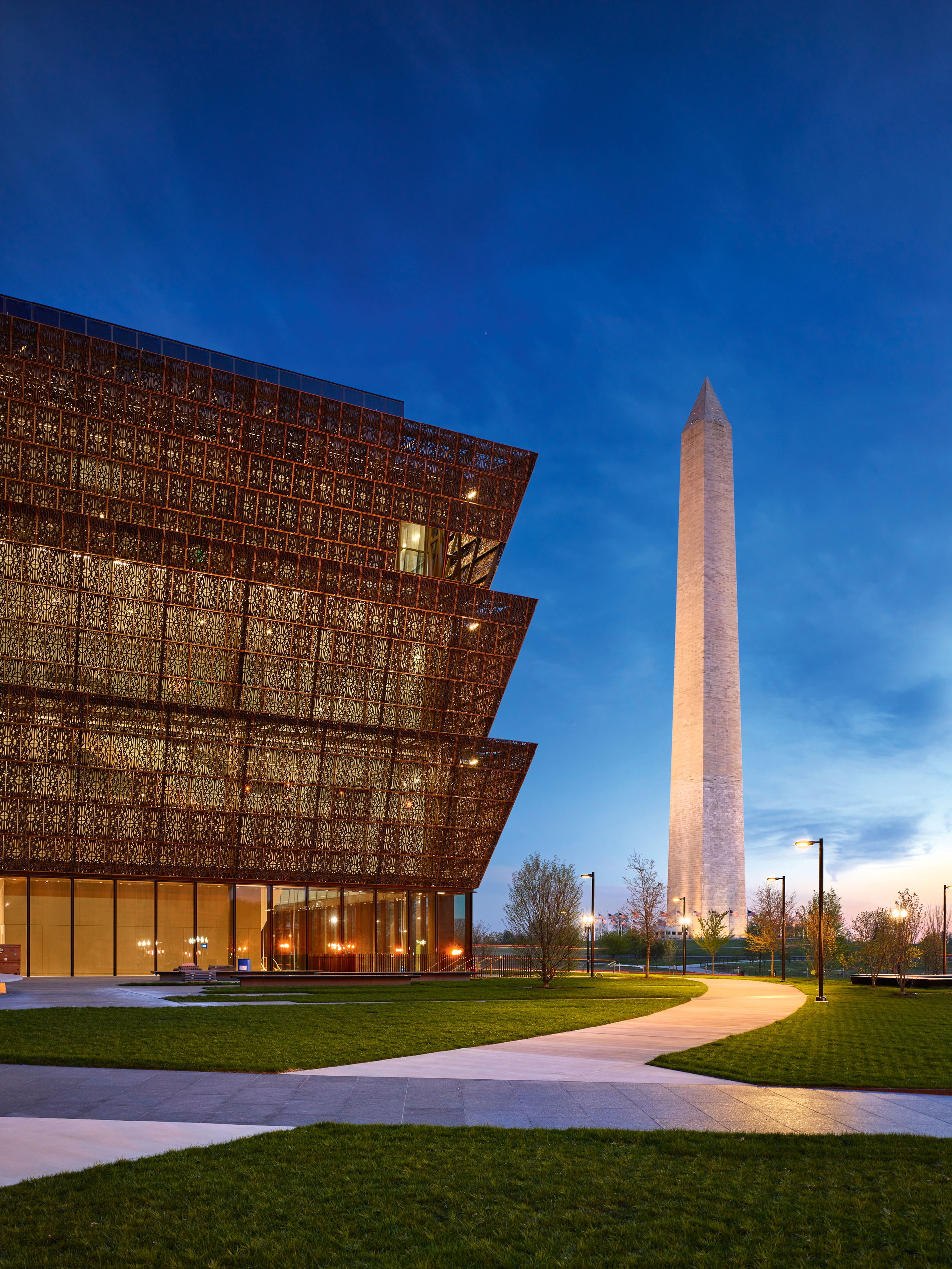Im Zentrum der Macht:&nbsp;Das 2016 eröffnete Smithsonian Museum of African American History and Culture in Washington, direkt neben dem Obelisken des Washington Monument.