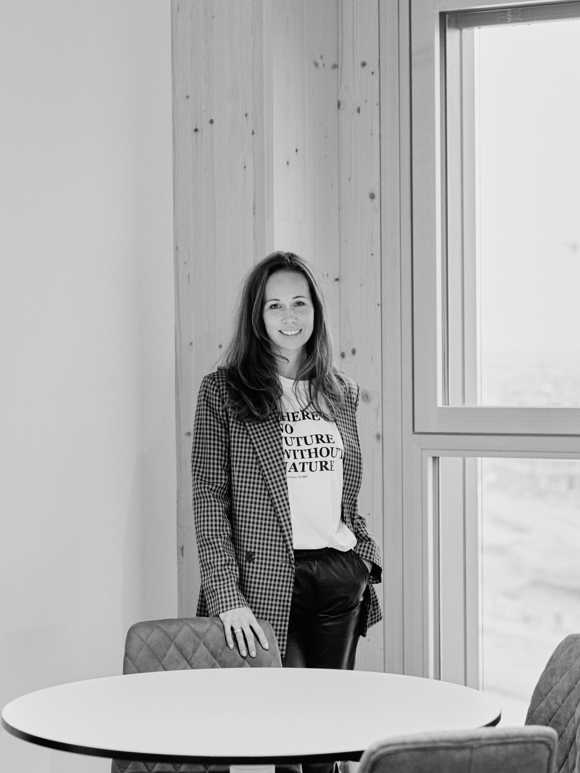 Caroline Palfy:&nbsp;&nbsp;»Holz wächst in der Natur genau so, wie wir es zum Bauen benötigen. Man muss es nur auf die gewünschte Größe zuschneiden. Ja, das ist genial!«&nbsp;
