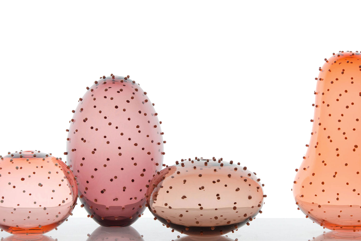 Sticht ins Auge:&nbsp;Schön, wenn Gegenstände so heißen, wie sie aussehen. Die Vasen-Serie »Cactus« der Glaskünstlerin Pia Wüstenberg gehört dazu. piadesign.eu
